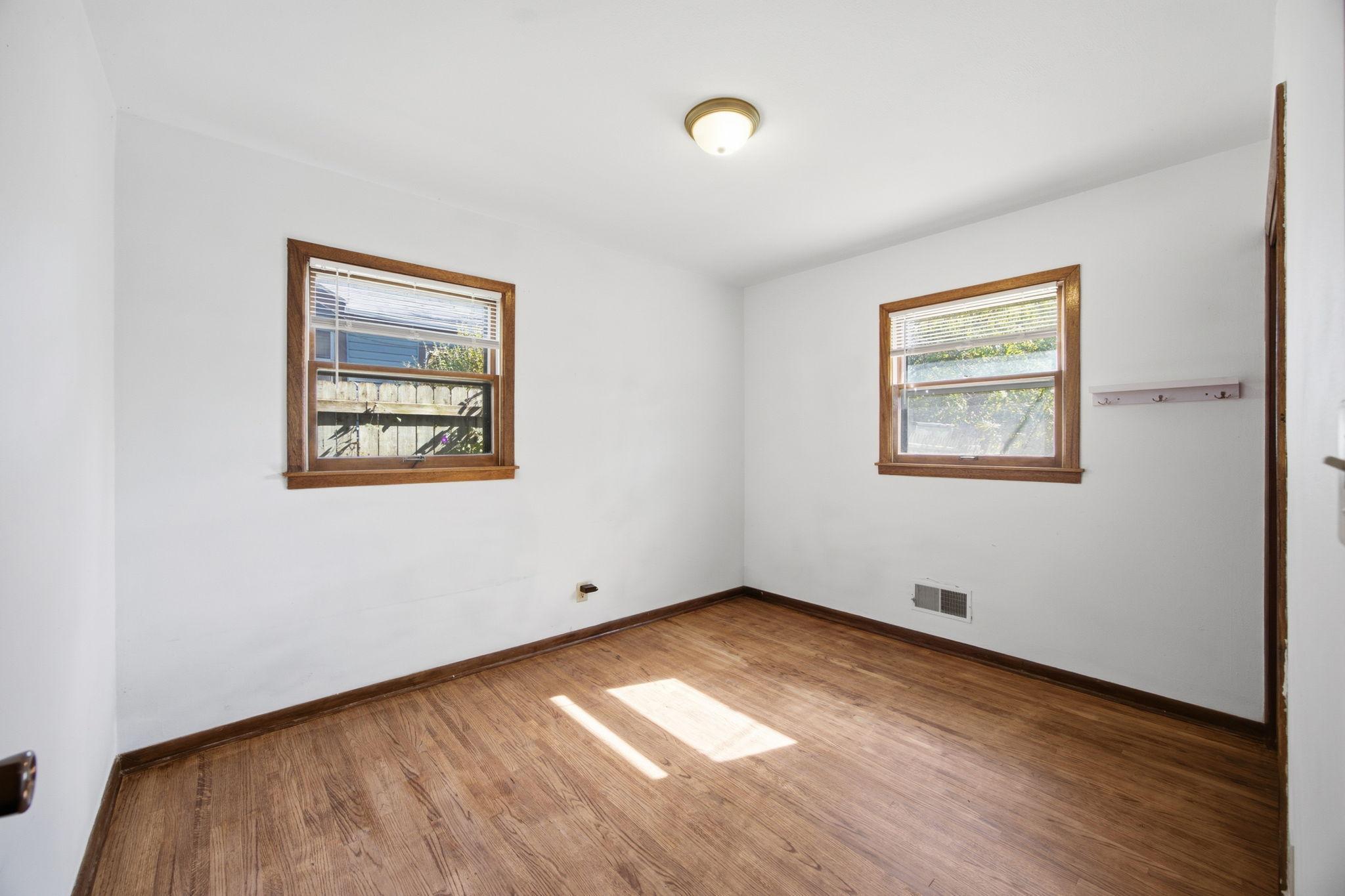 920 Magnolia Avenue E Property Photo 9