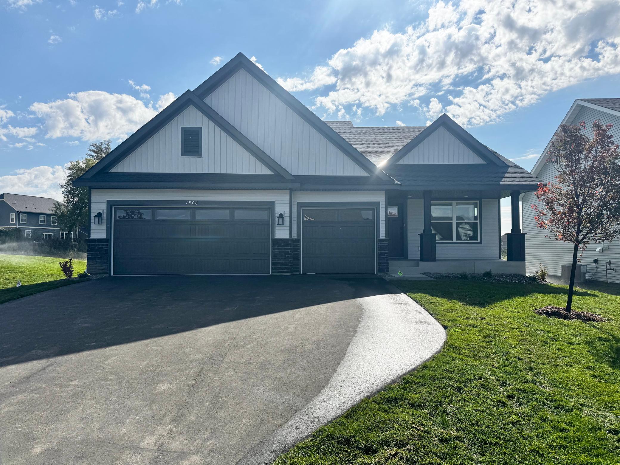 1906 Dogwood Court Property Photo 1