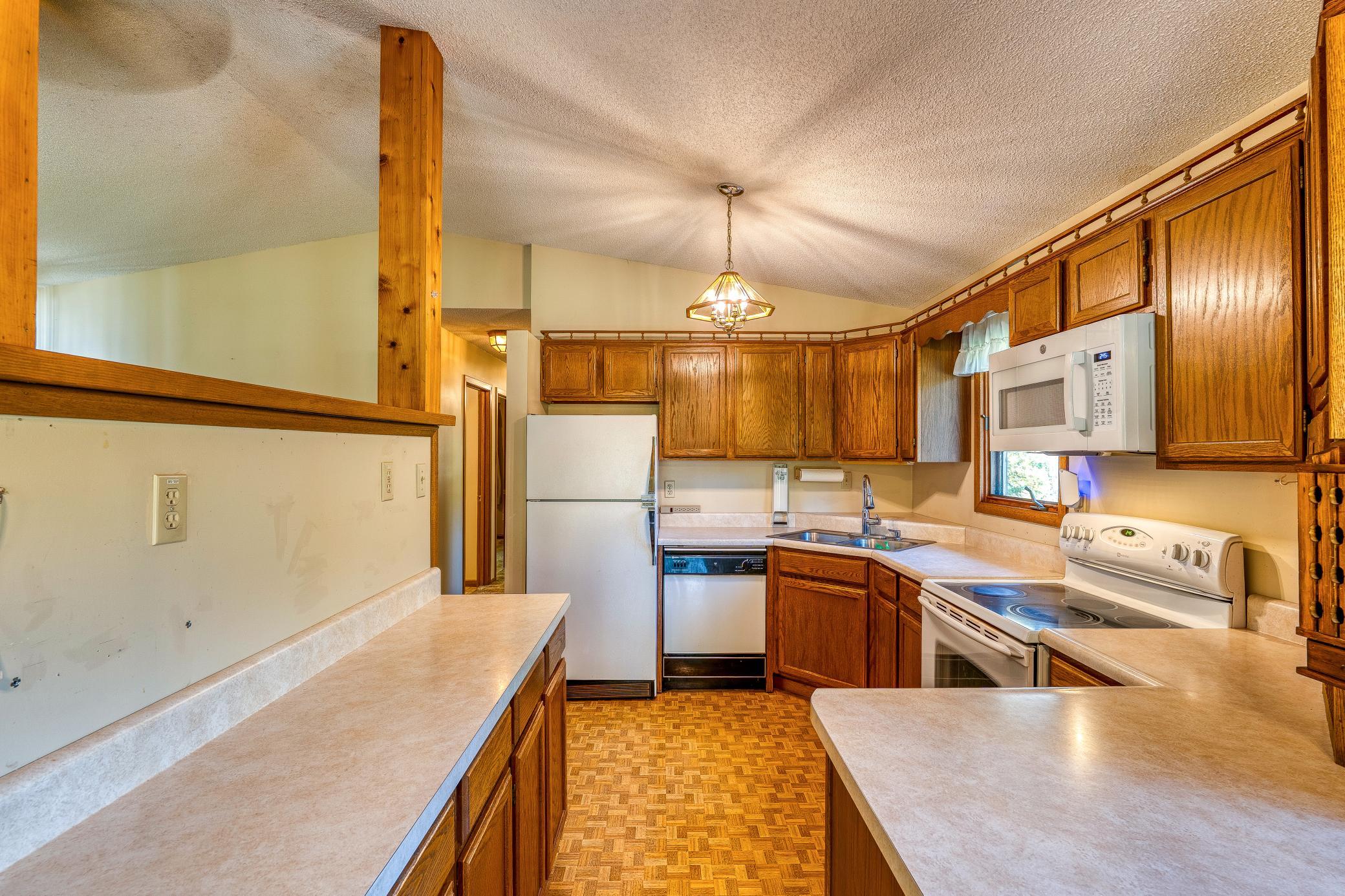 9330 Country Club Road Ne Property Photo 5