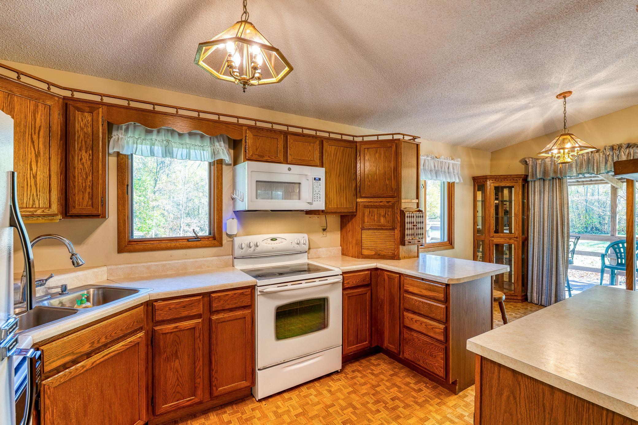 9330 Country Club Road Ne Property Photo 10