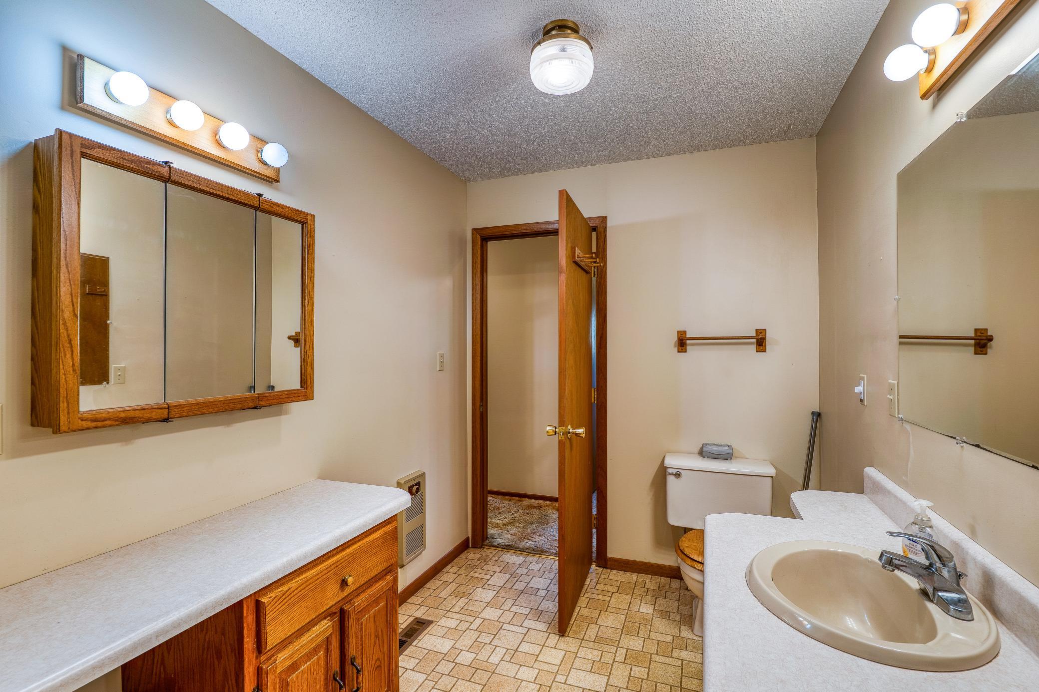 9330 Country Club Road Ne Property Photo 20