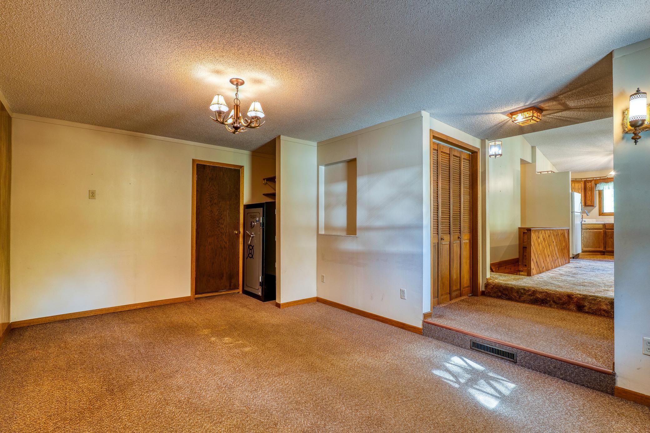 9330 Country Club Road Ne Property Photo 23