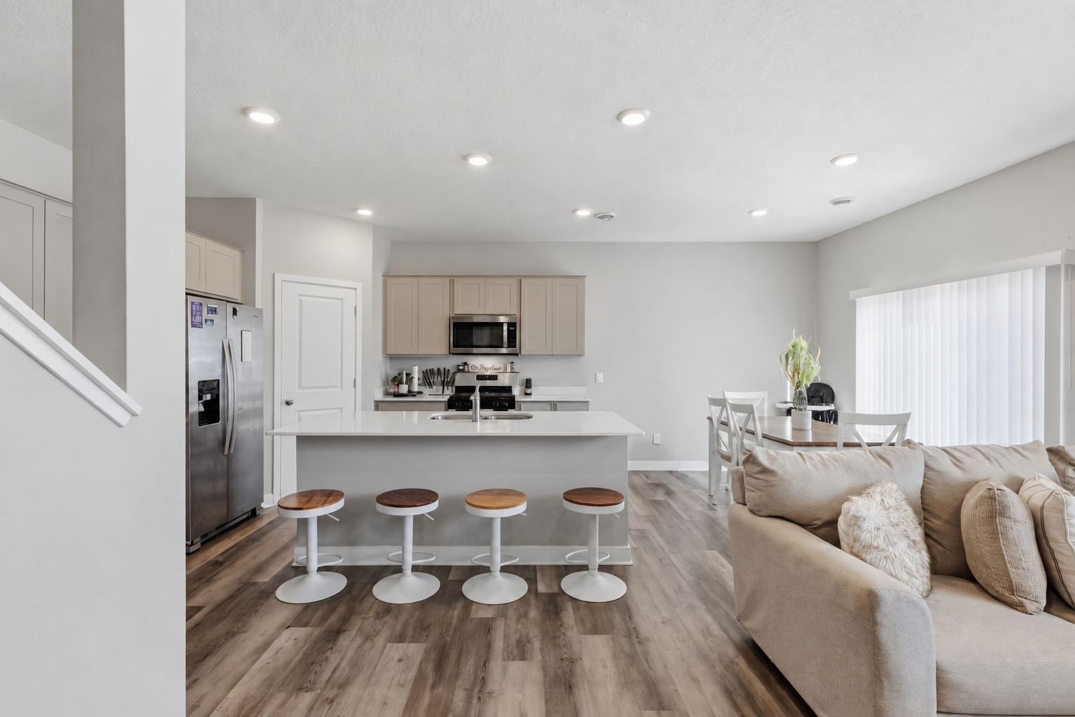 1746 Athens Terrace Property Photo 14