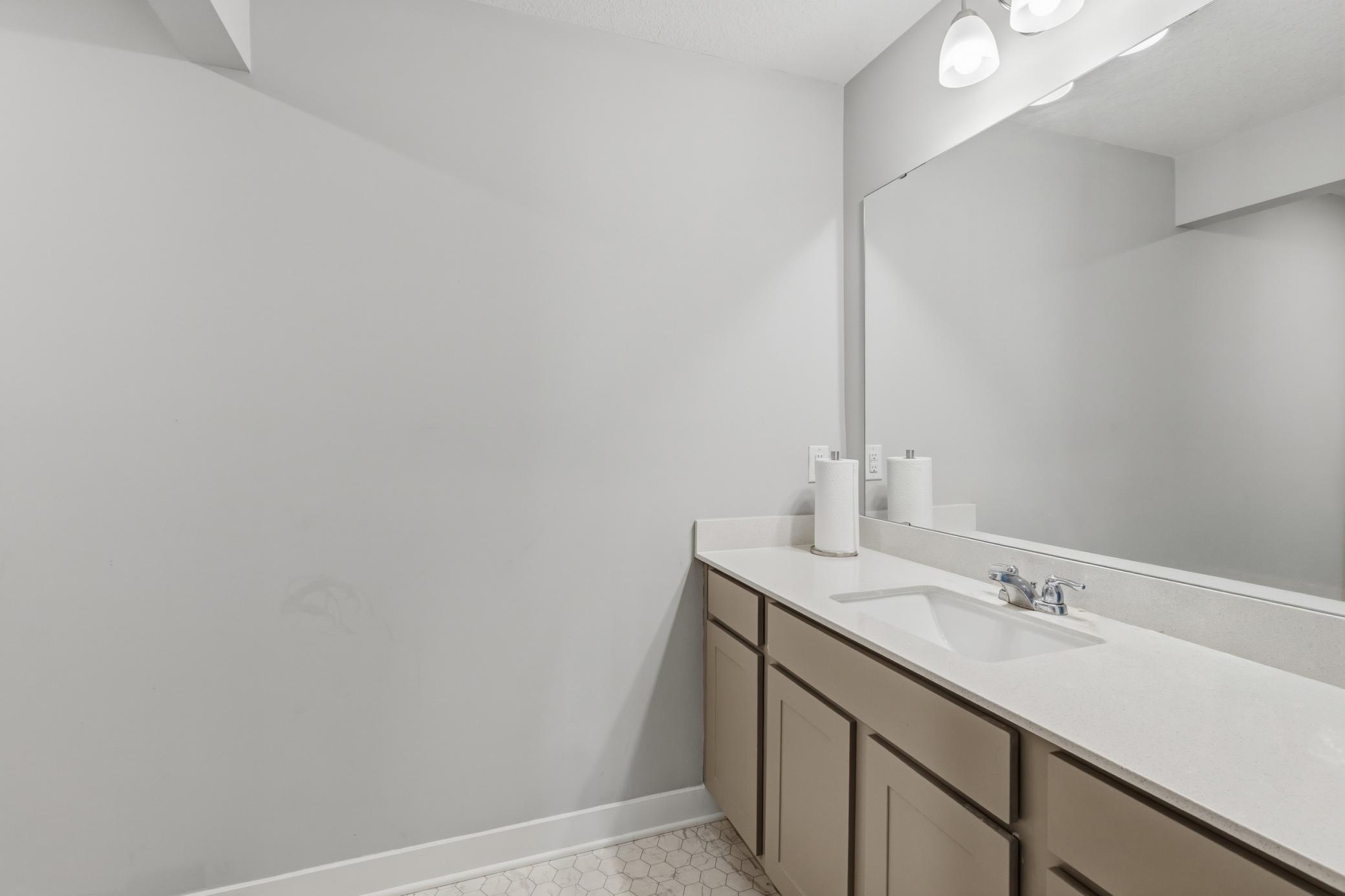 1746 Athens Terrace Property Photo 28