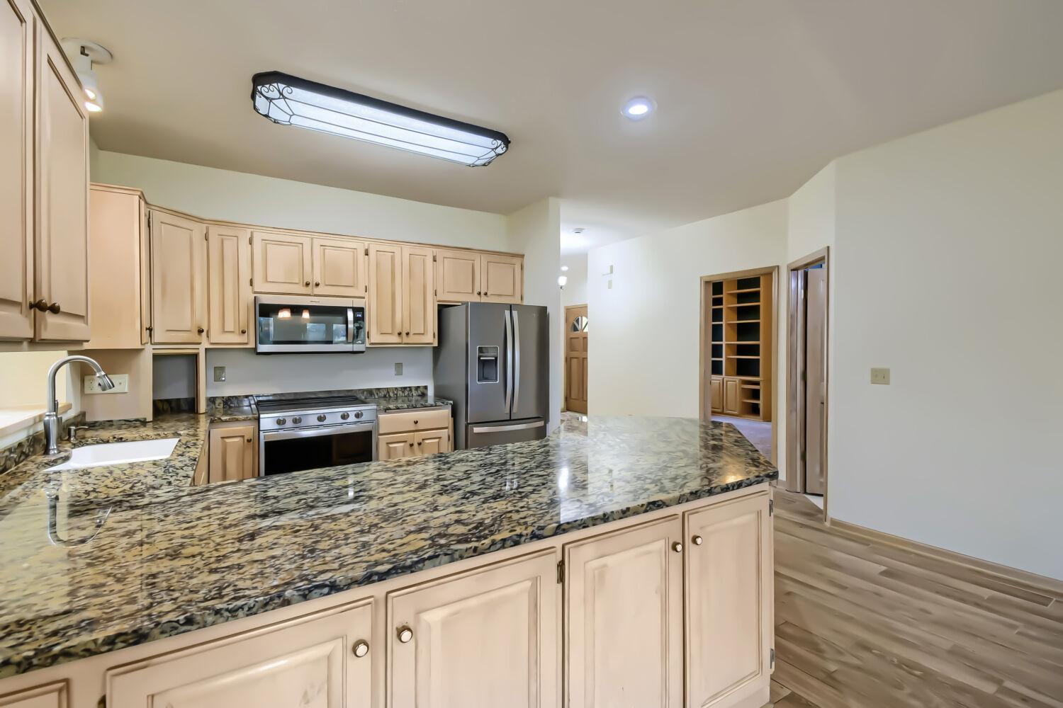 9445 Winslow N Property Photo 6