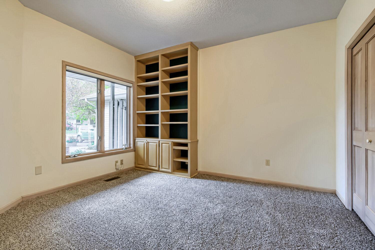 9445 Winslow N Property Photo 8