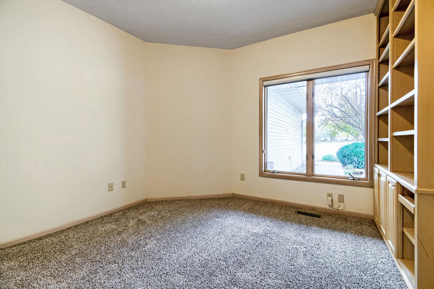 9445 Winslow N Property Photo 9