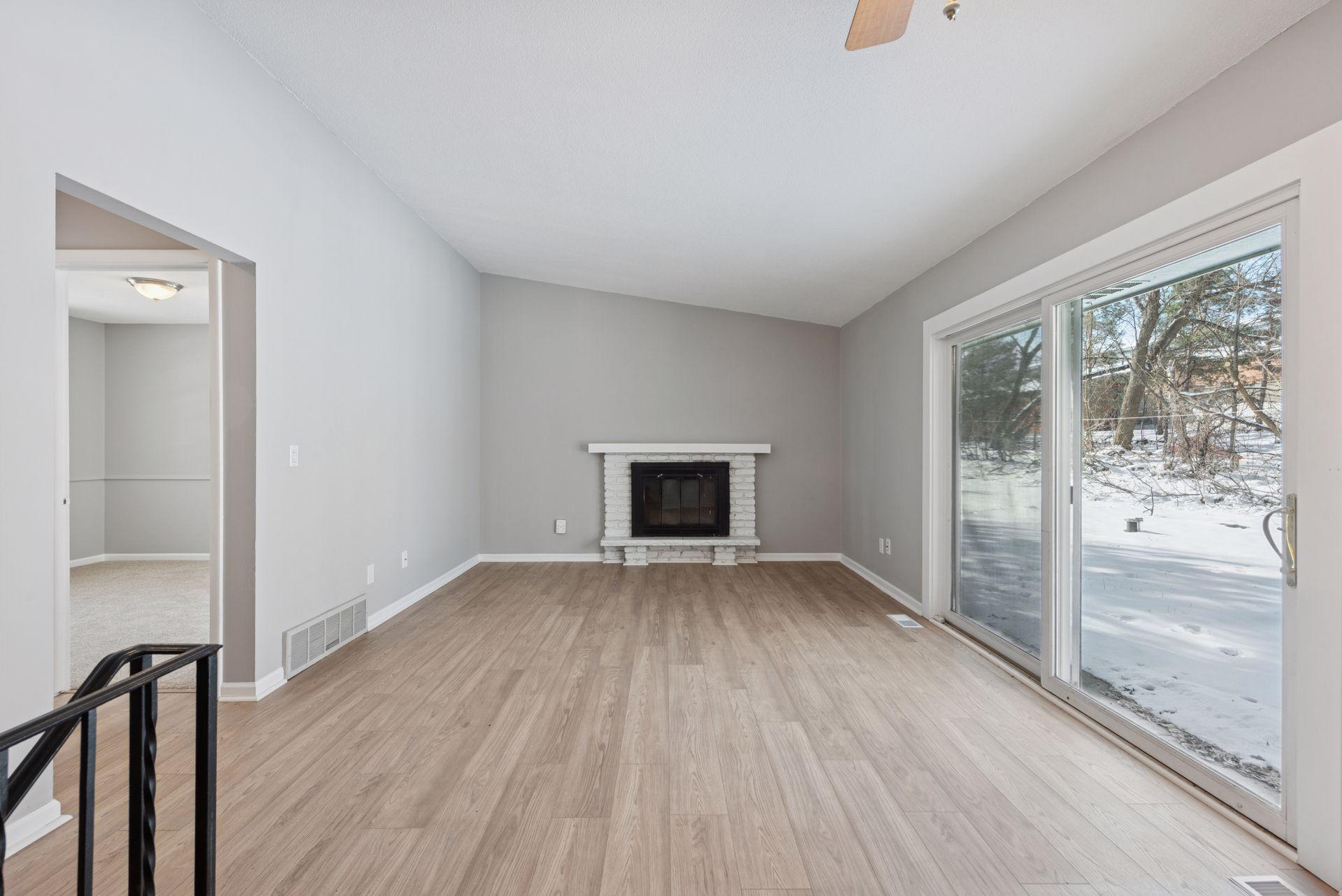5570 & 5580 Shorewood Lane Property Photo 8