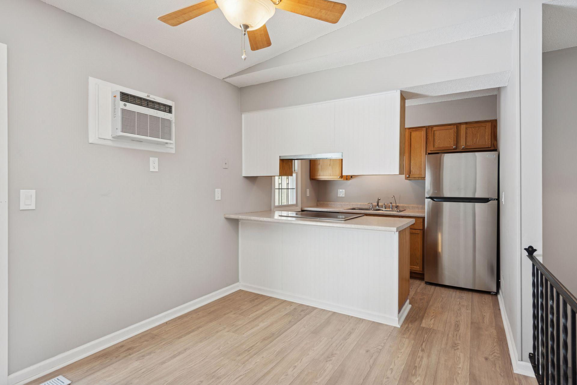 5570 & 5580 Shorewood Lane Property Photo 12