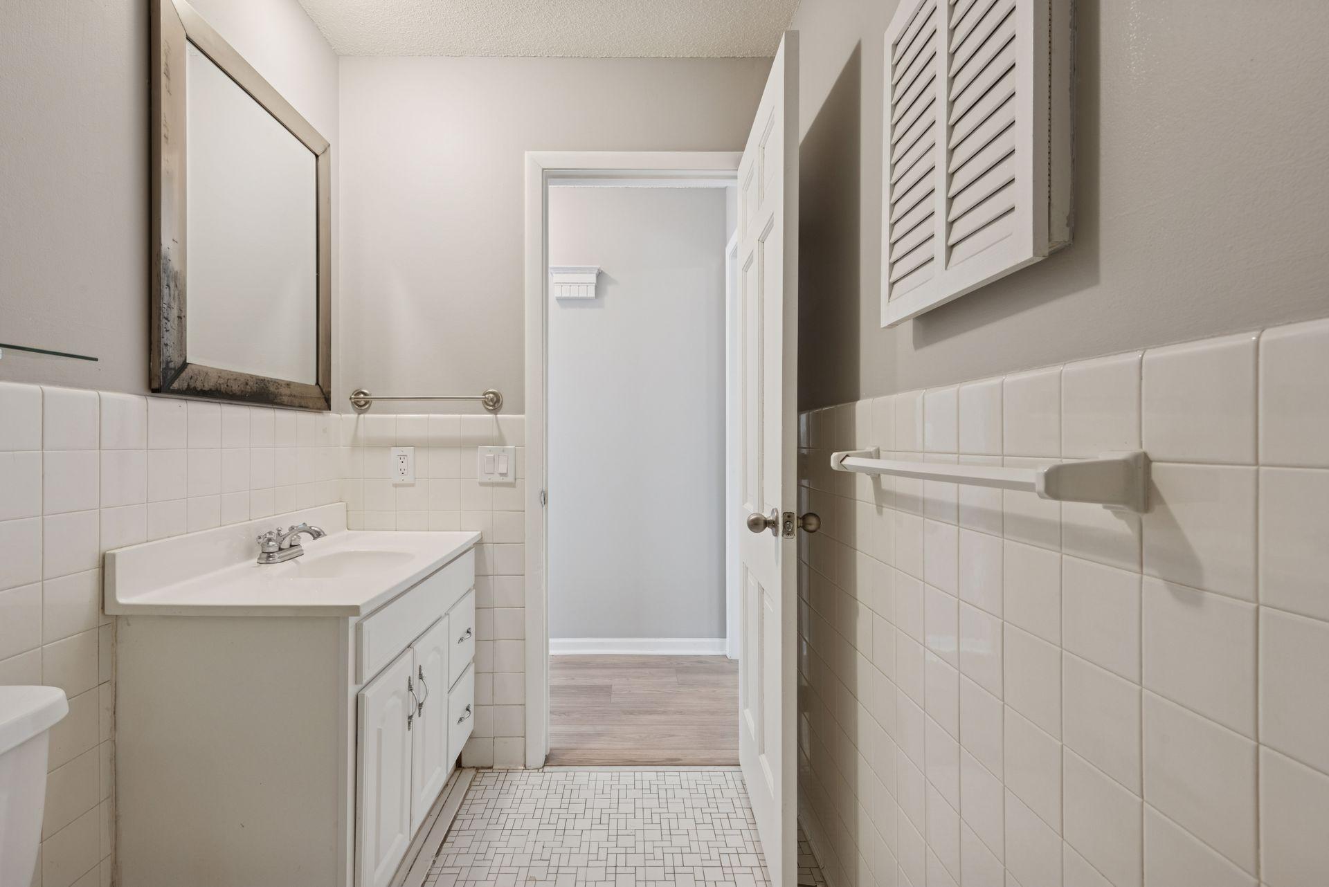 5570 & 5580 Shorewood Lane Property Photo 22