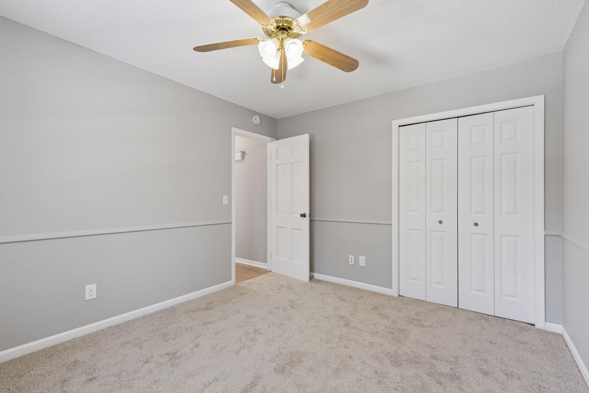 5570 & 5580 Shorewood Lane Property Photo 24