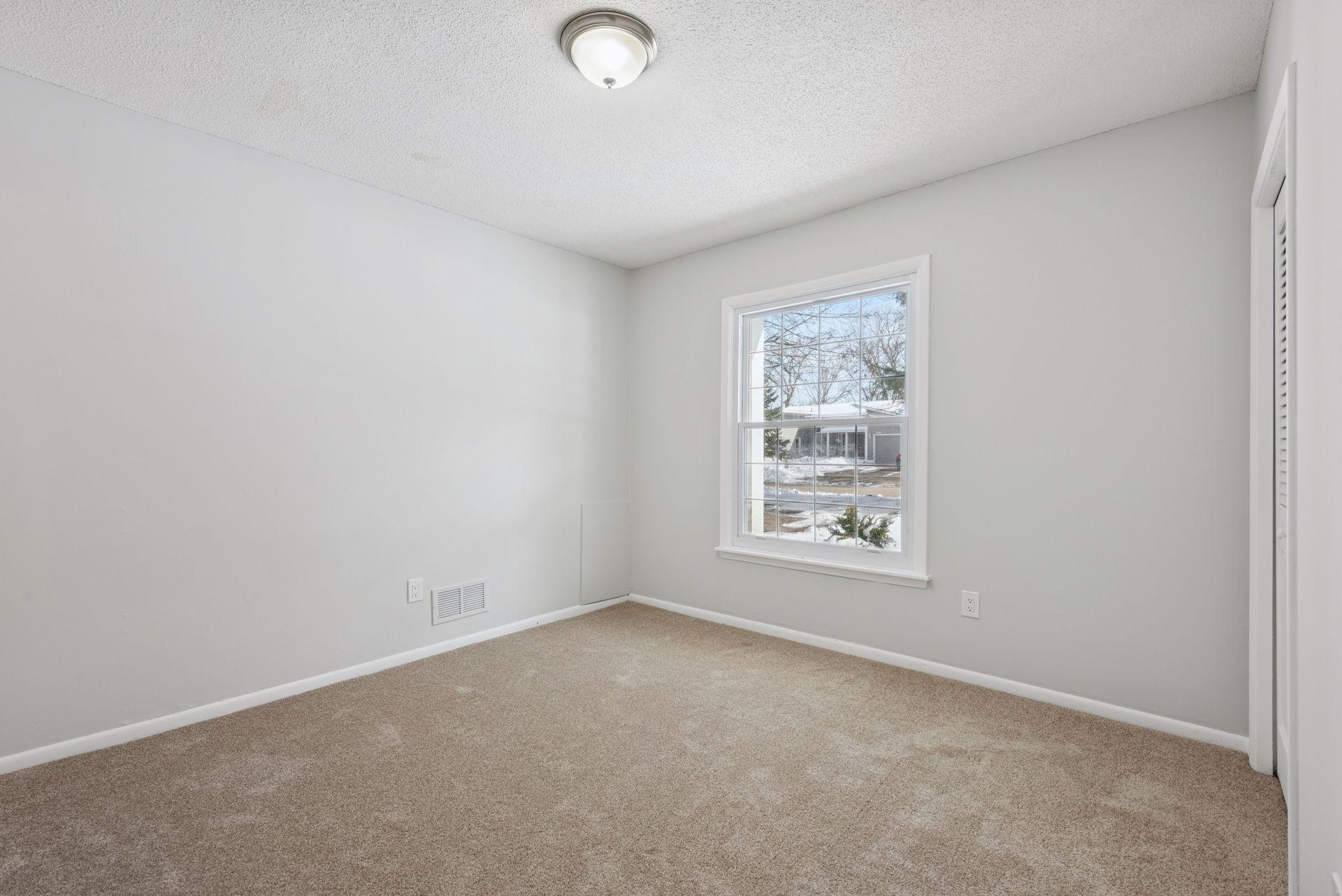 5570 & 5580 Shorewood Lane Property Photo 28