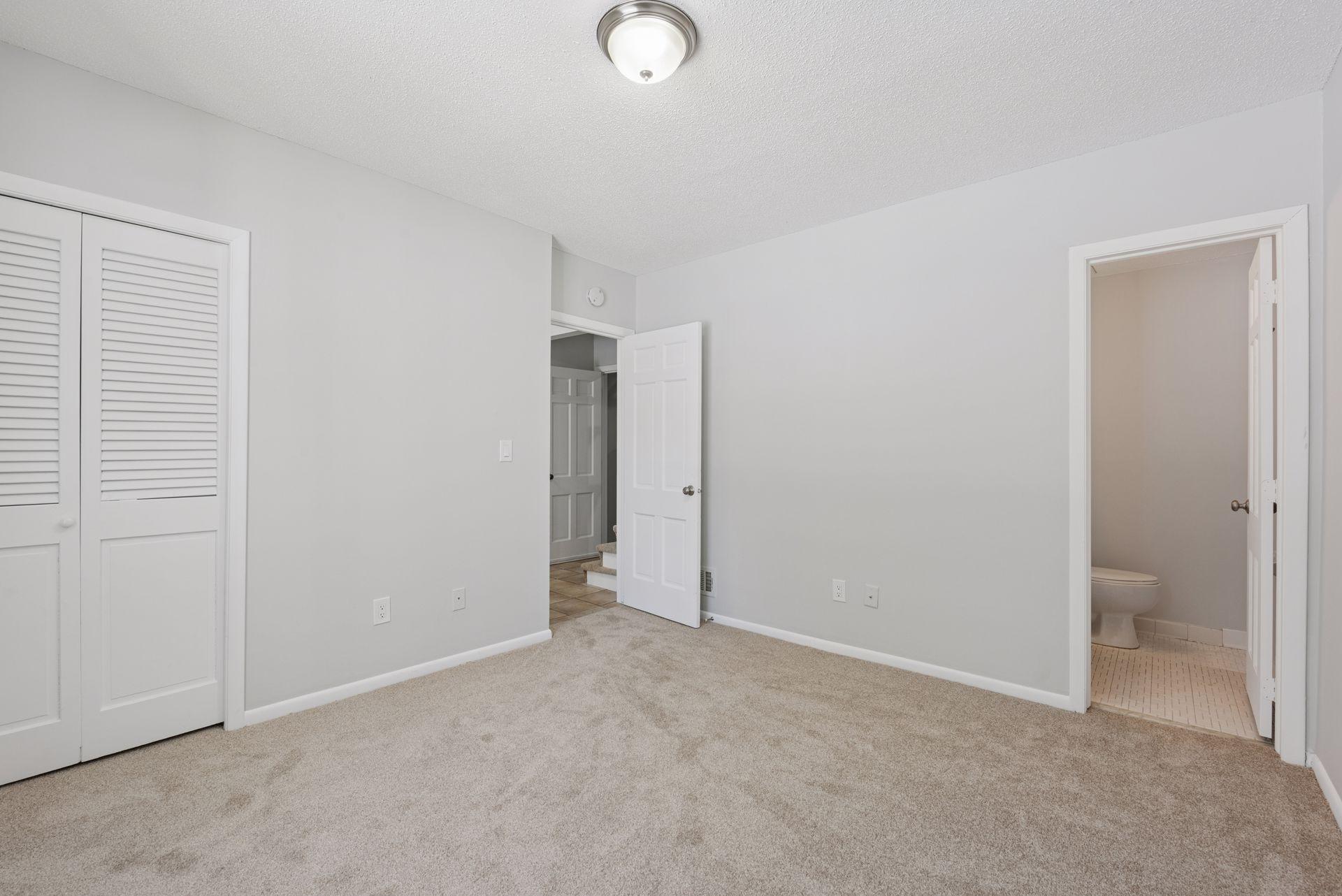 5570 & 5580 Shorewood Lane Property Photo 29