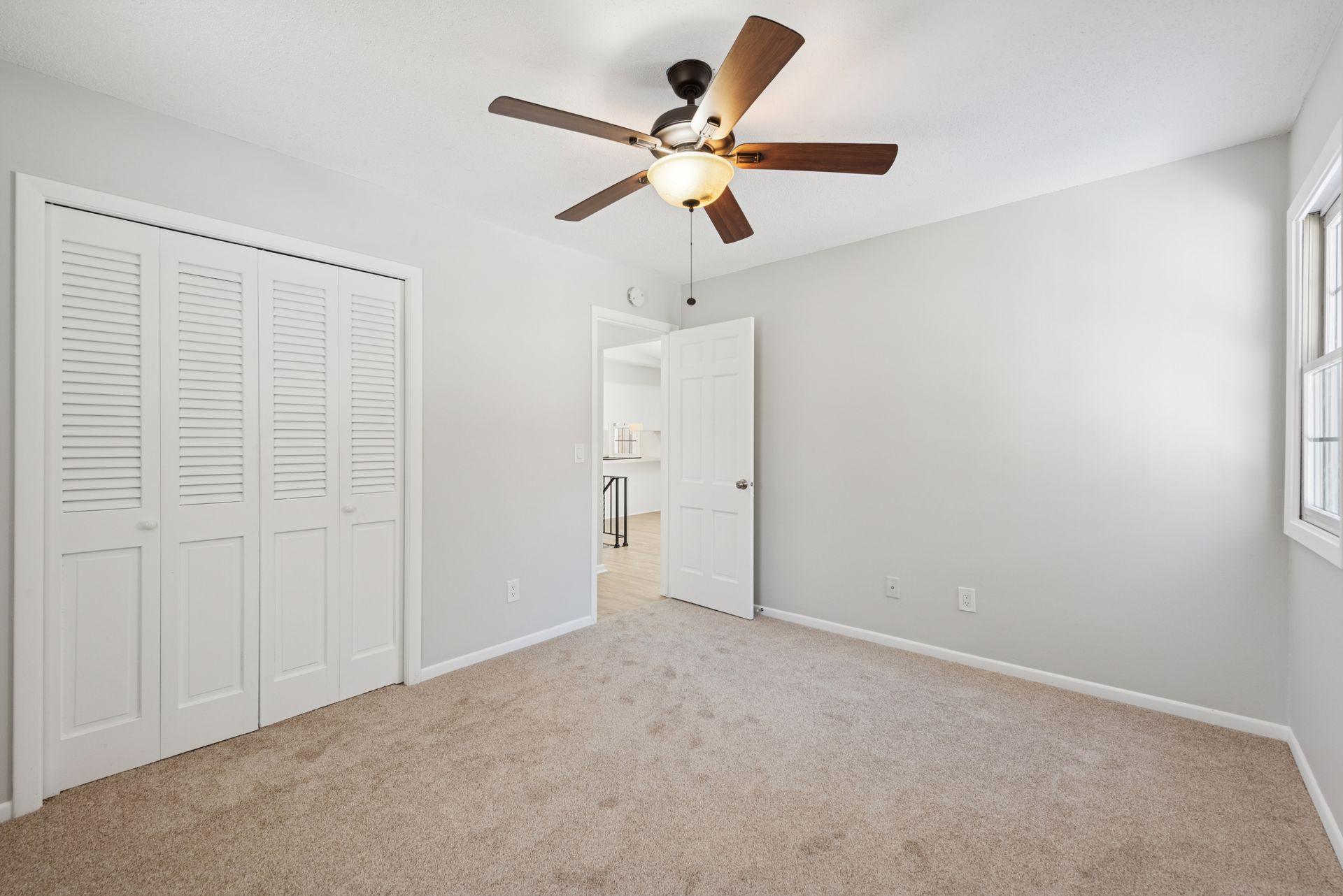 5570 & 5580 Shorewood Lane Property Photo 43