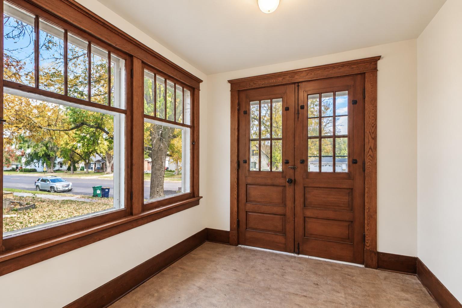 214 Broadway Street Property Photo 3