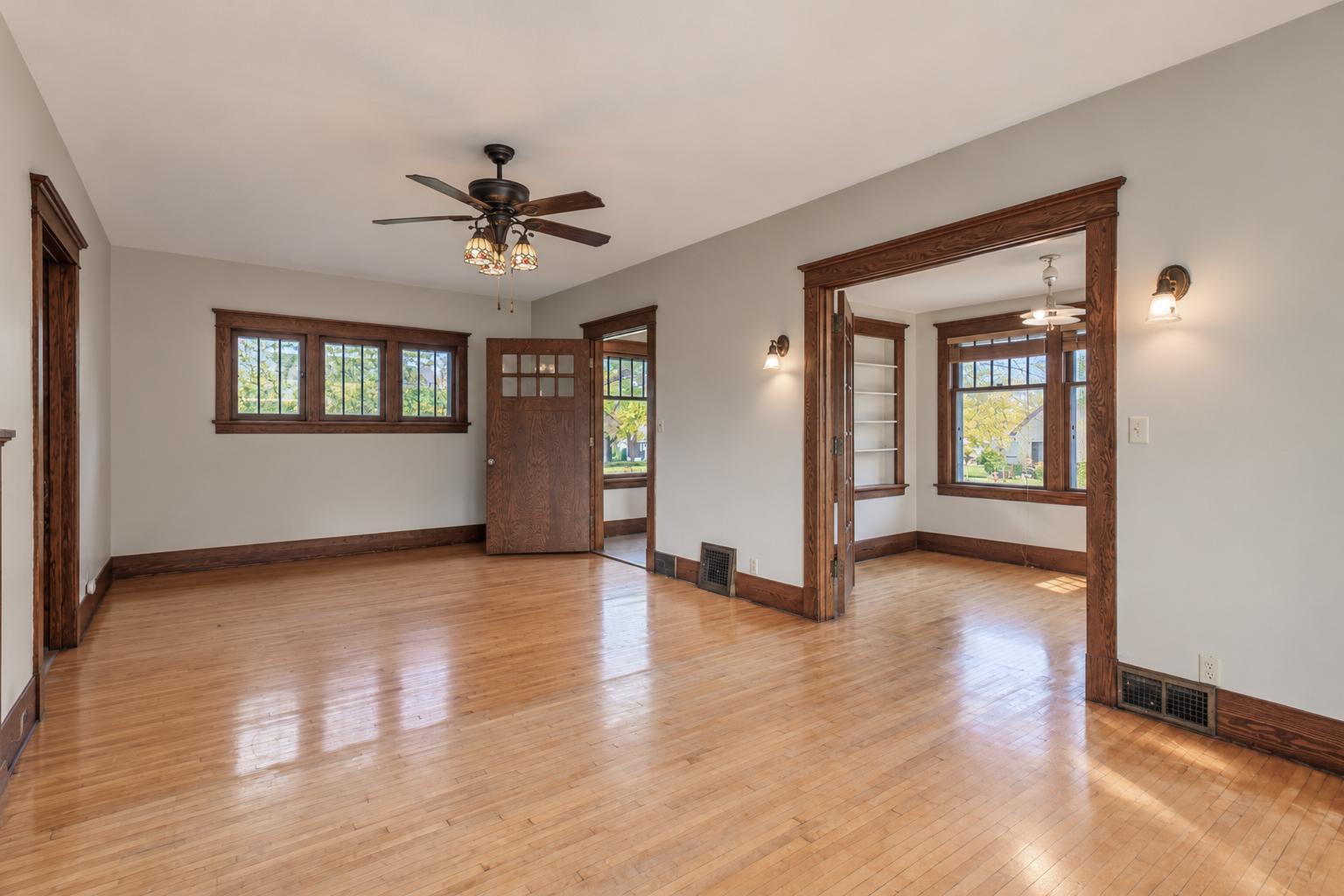 214 Broadway Street Property Photo 6