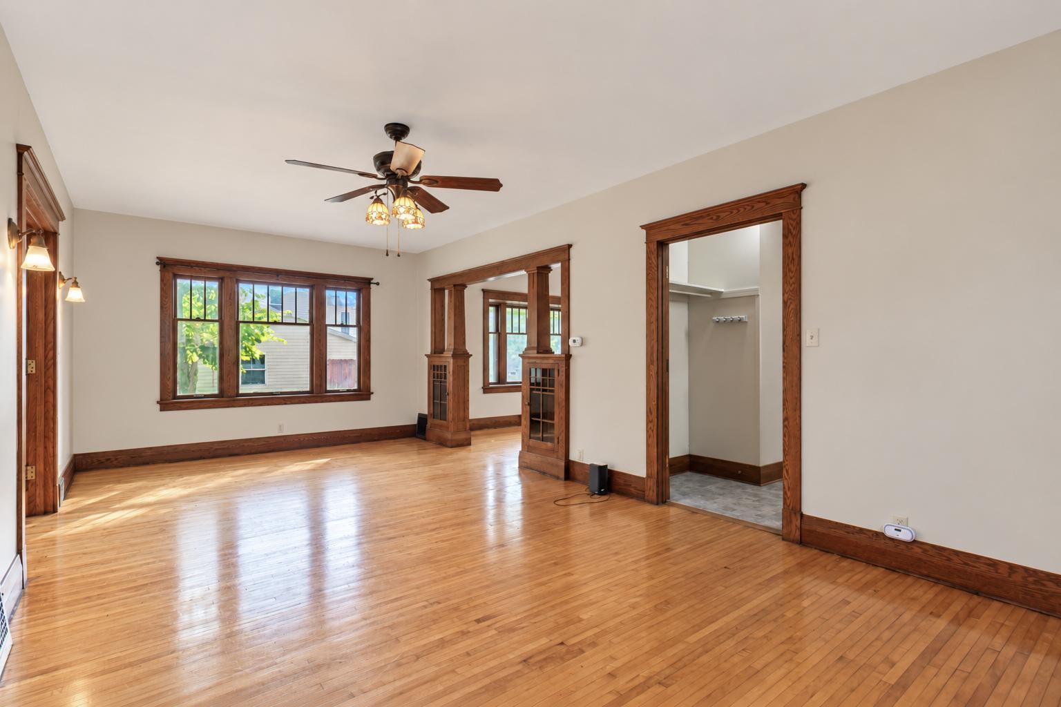 214 Broadway Street Property Photo 10