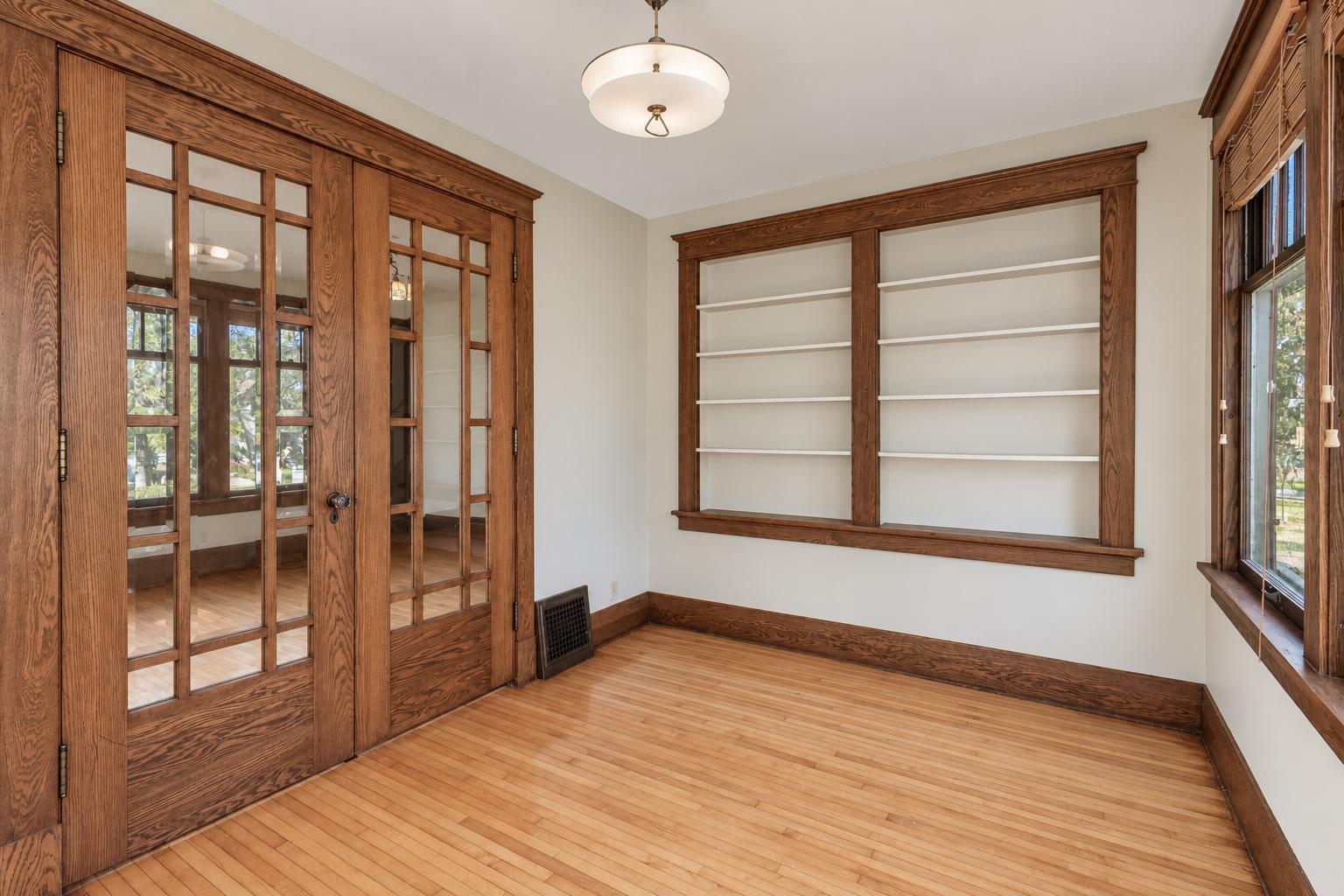 214 Broadway Street Property Photo 19