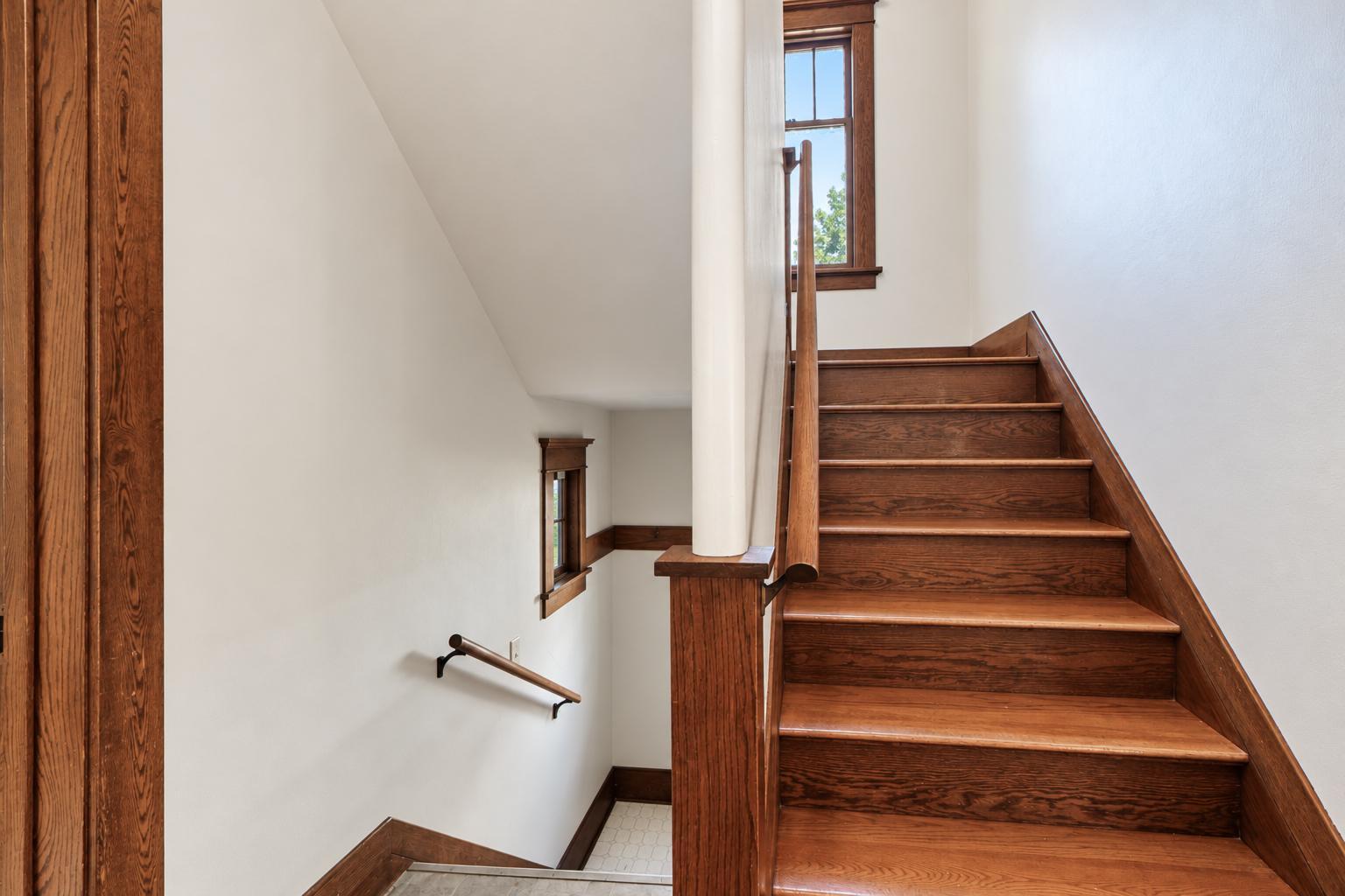214 Broadway Street Property Photo 27