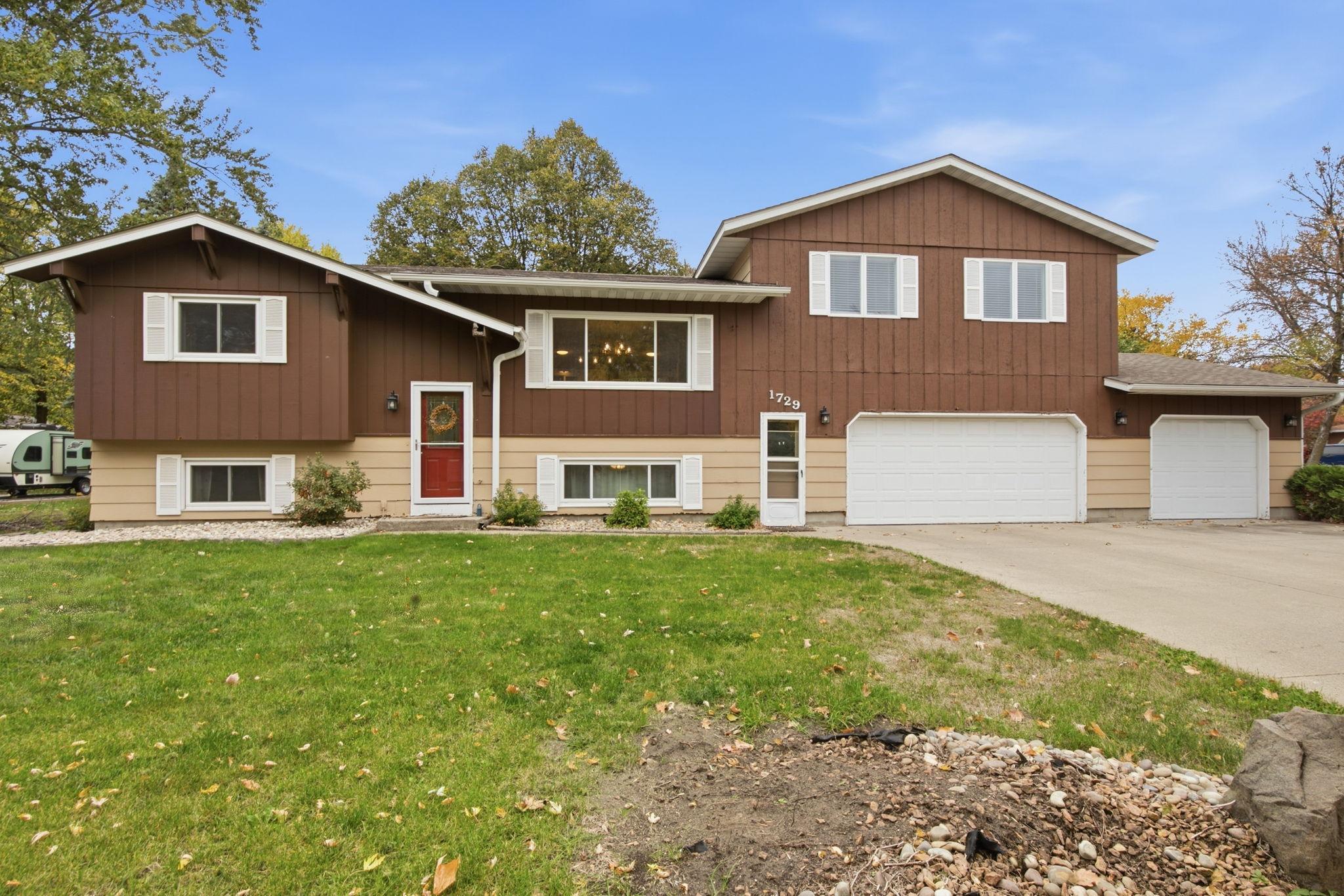 1729 Devon Road Property Photo 1