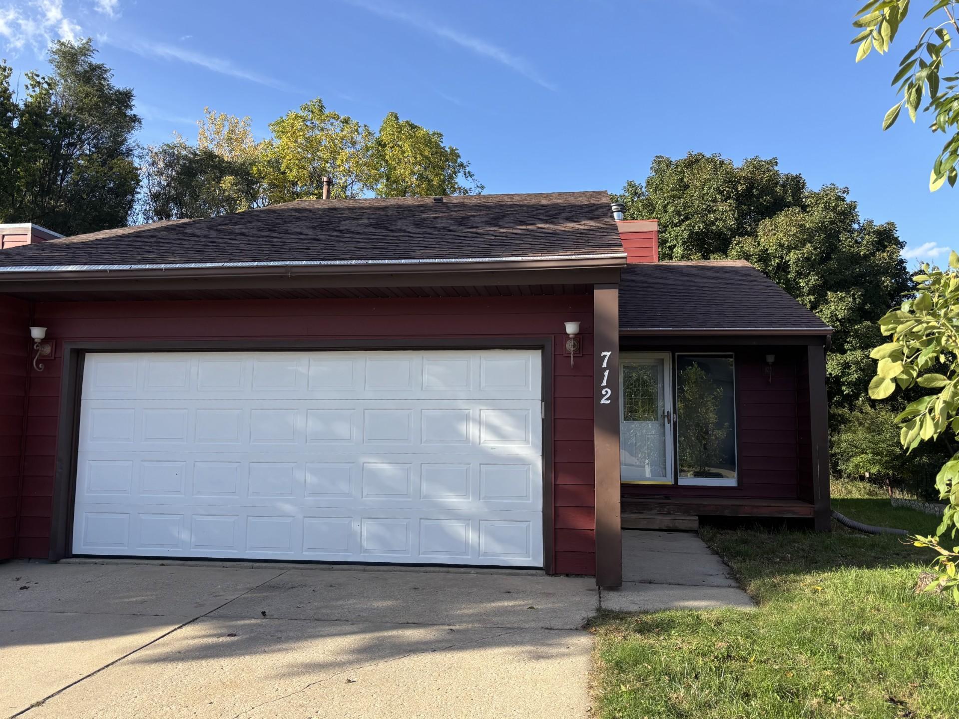 712 Neville Court Se Property Photo 1
