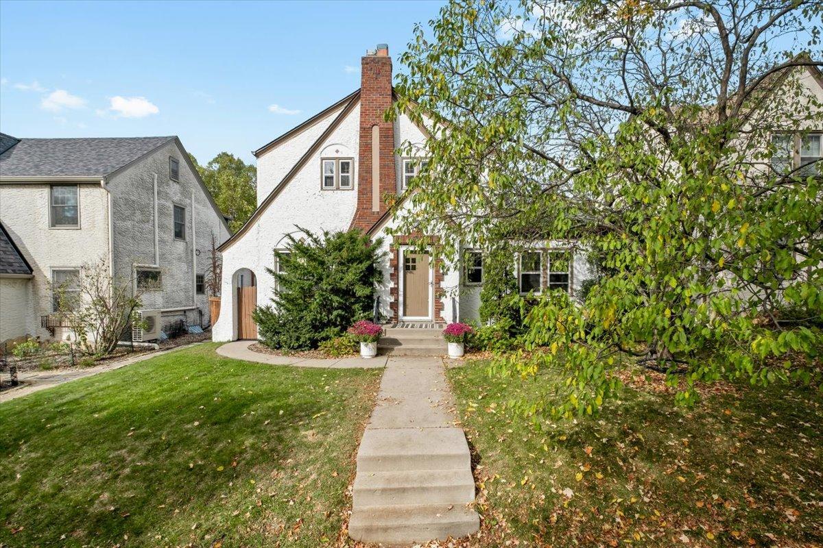 1753 Bayard Avenue Property Photo 1