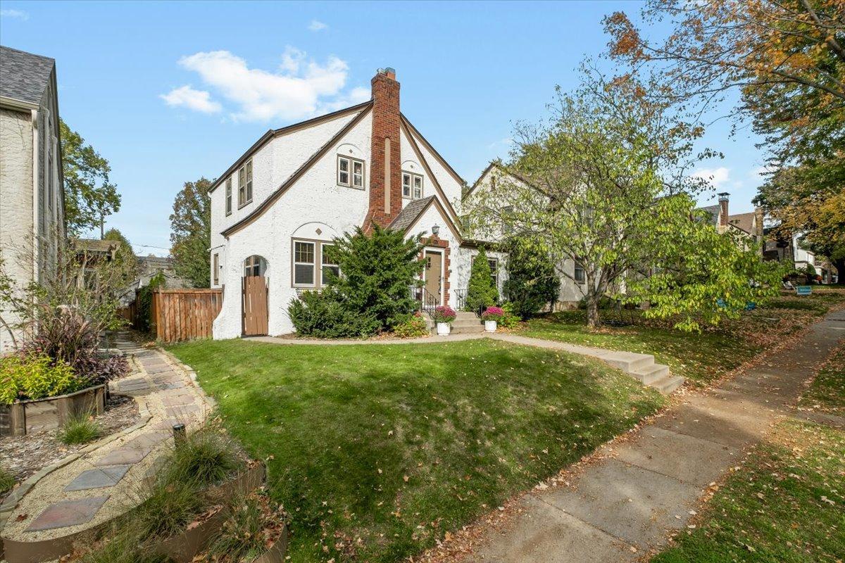 1753 Bayard Avenue Property Photo 3