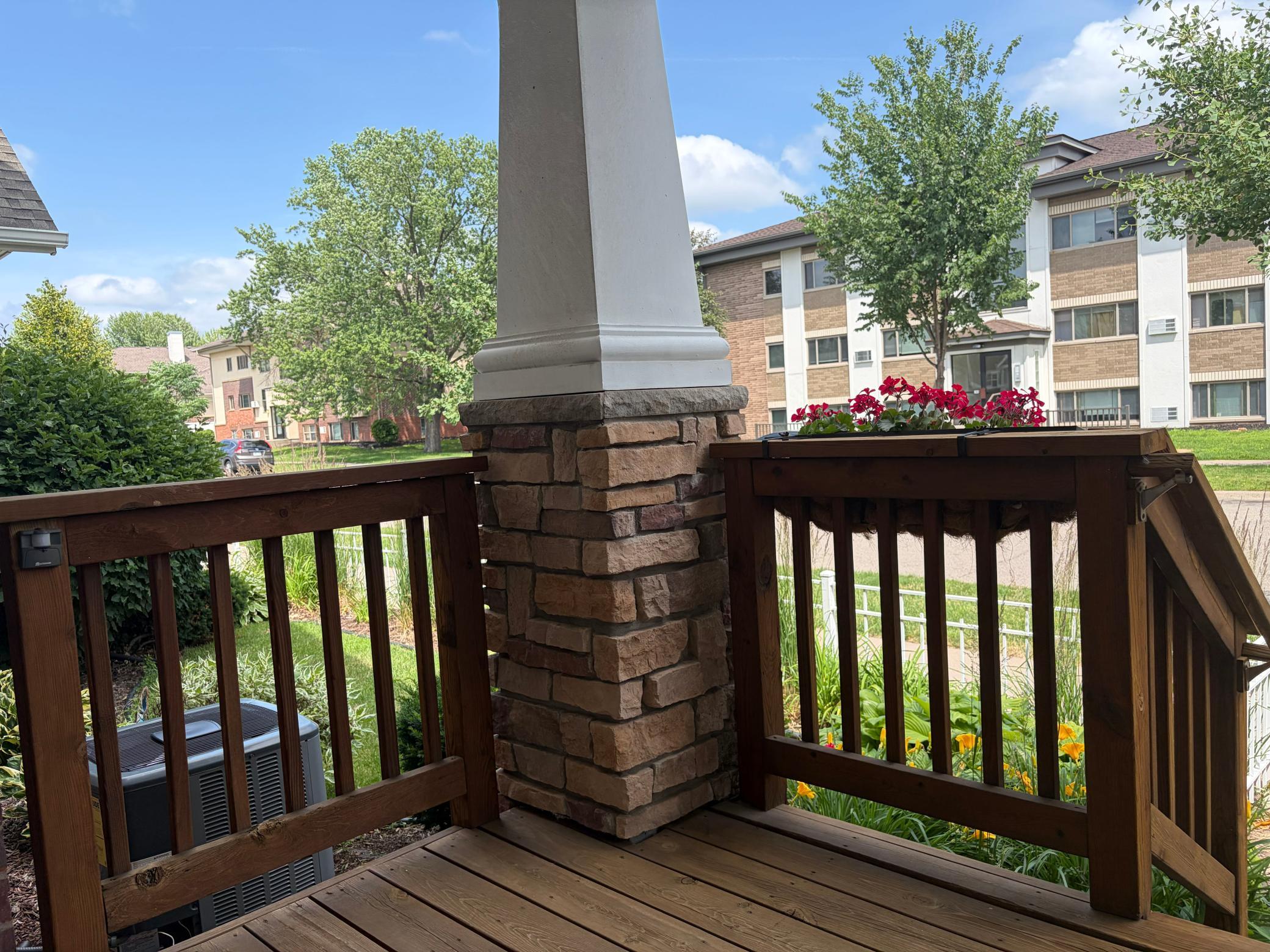 1087 Barclay Street Property Photo 6