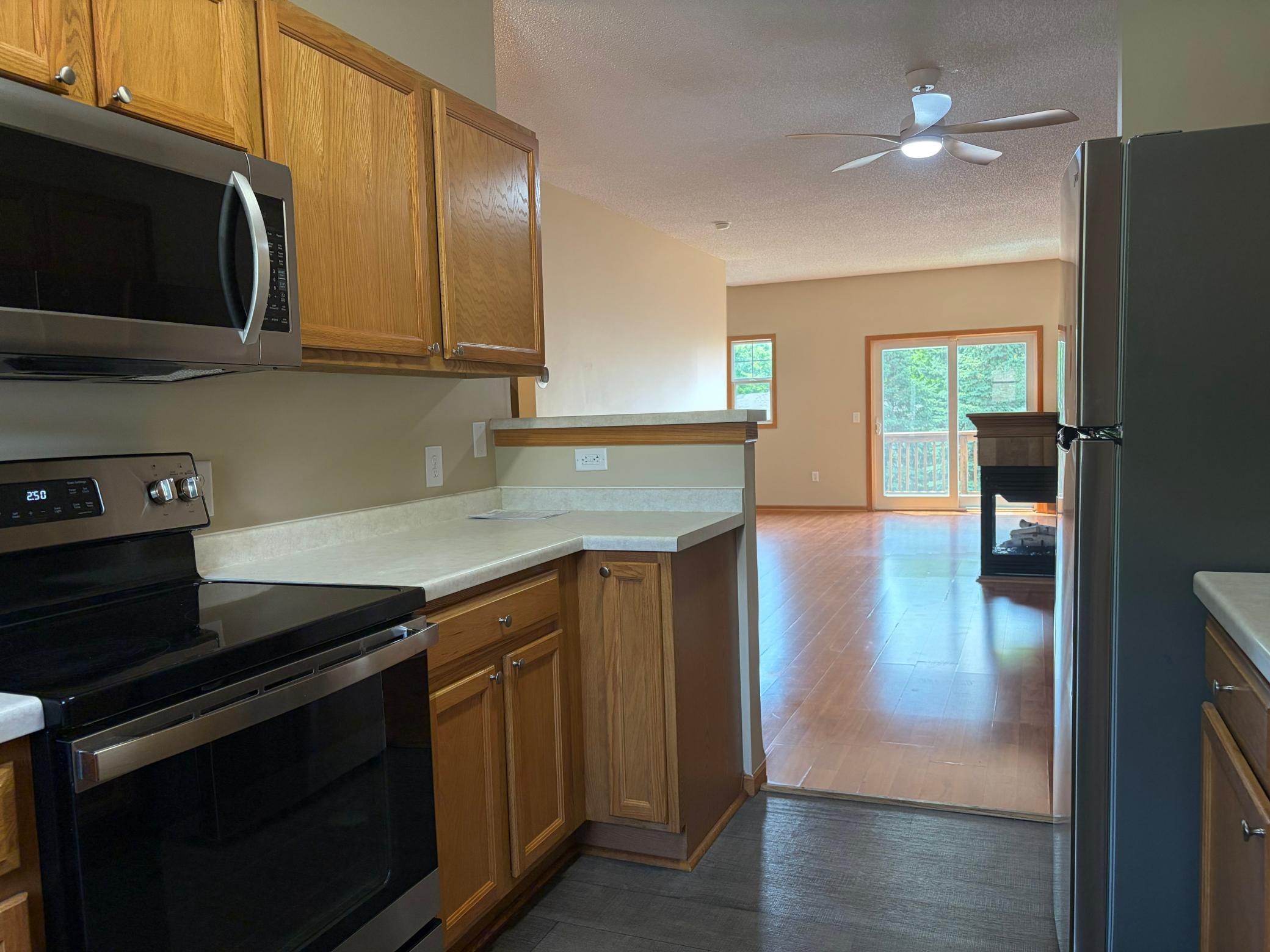 1087 Barclay Street Property Photo 13