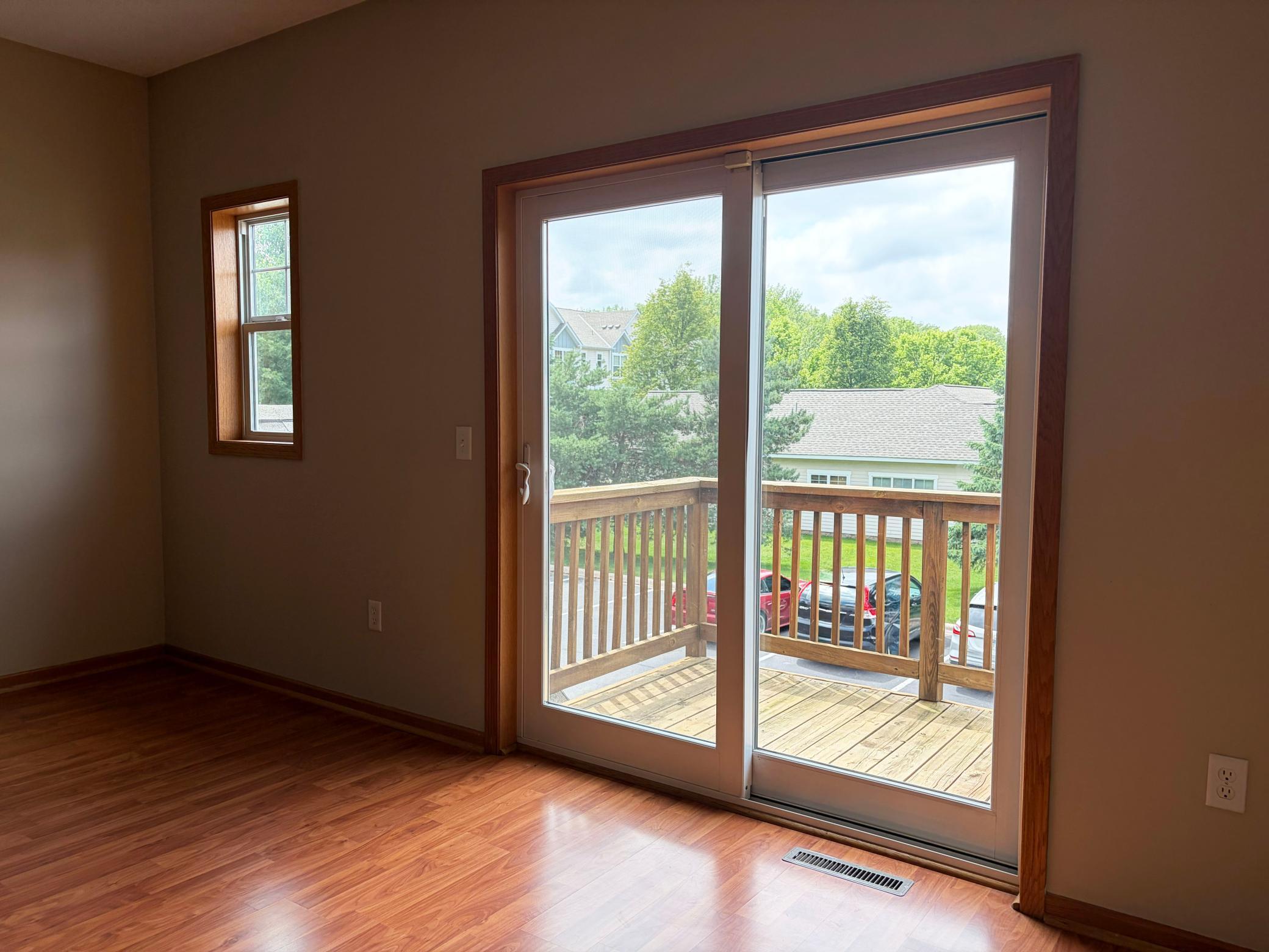 1087 Barclay Street Property Photo 16