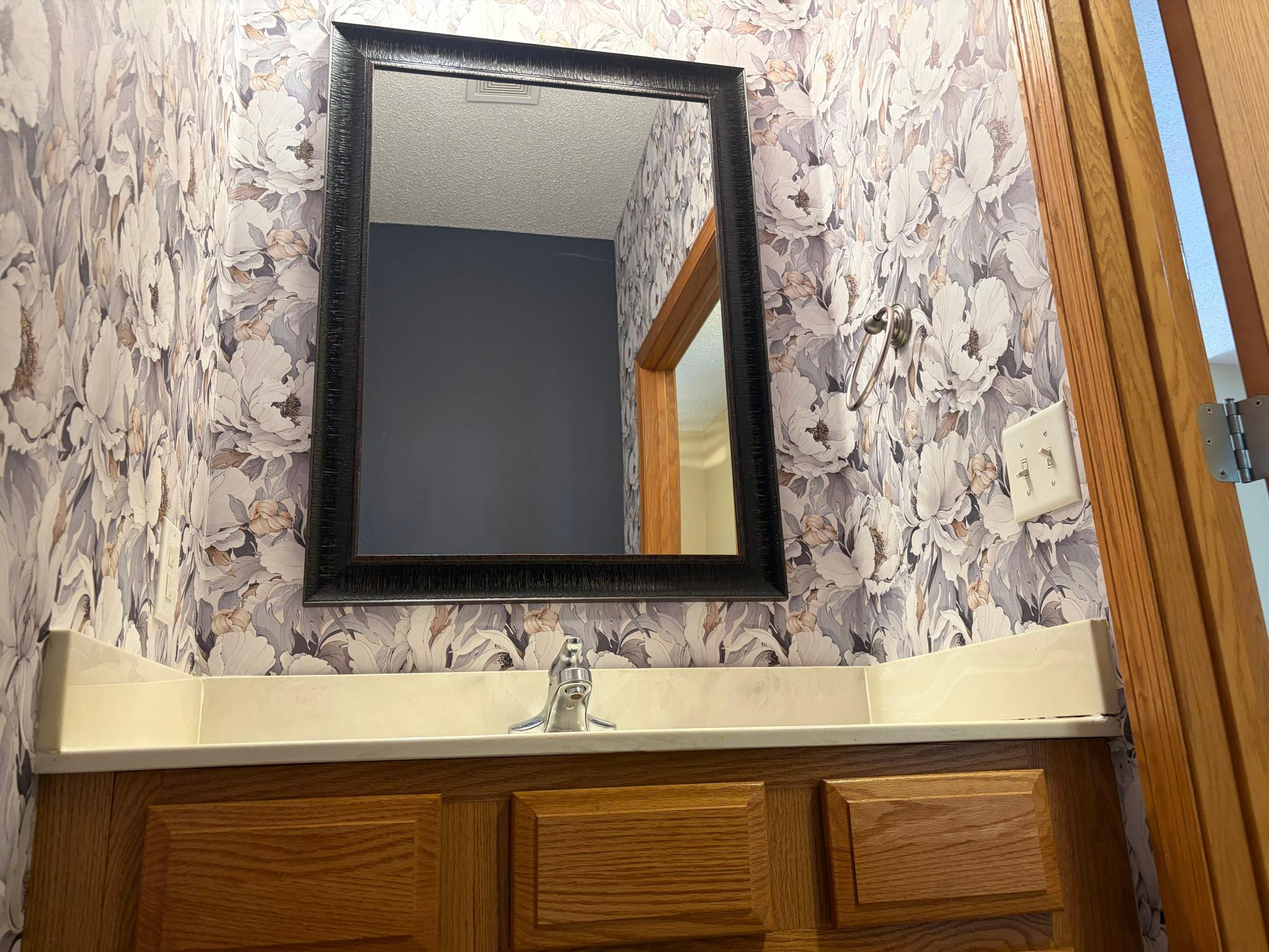 1087 Barclay Street Property Photo 20