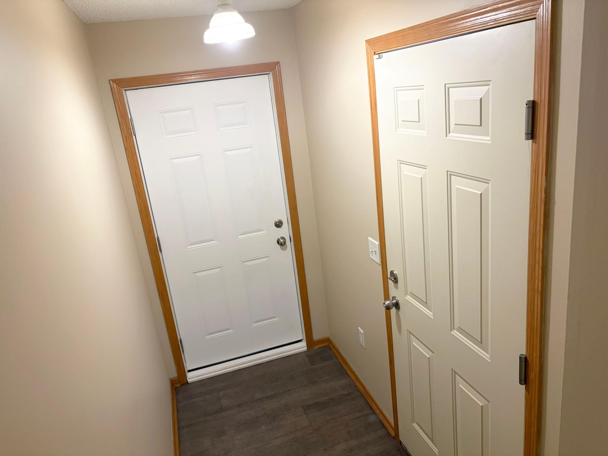 1087 Barclay Street Property Photo 22