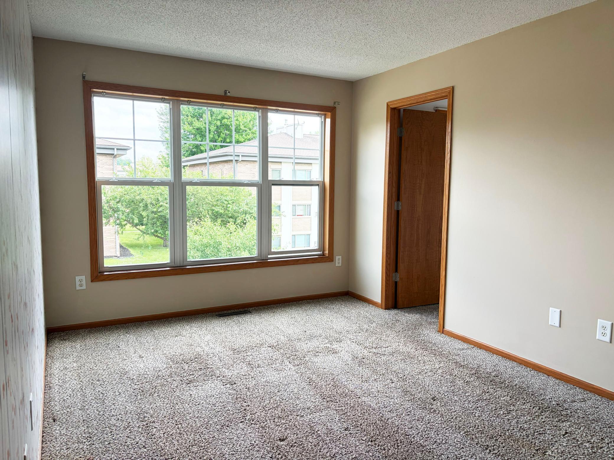 1087 Barclay Street Property Photo 28