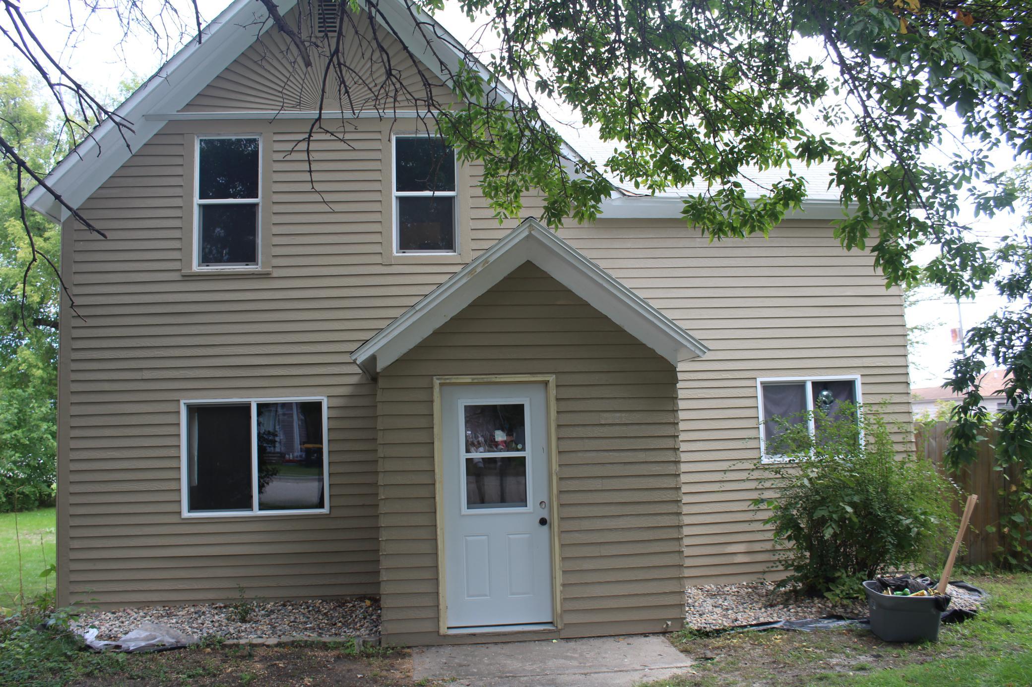 609 Wollan Street Property Photo 1