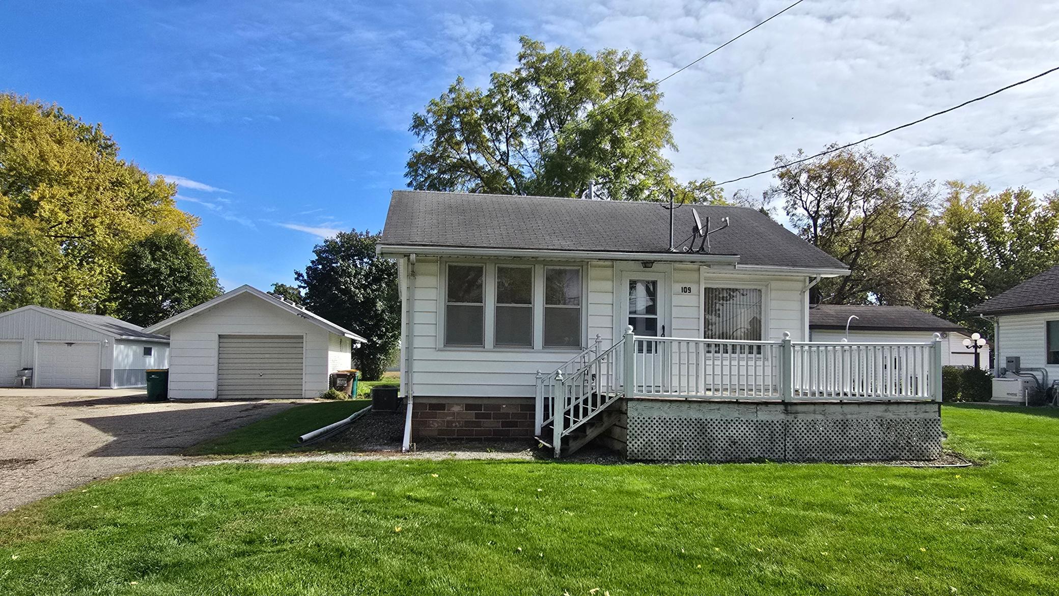 109 Hague Avenue N Property Photo 1