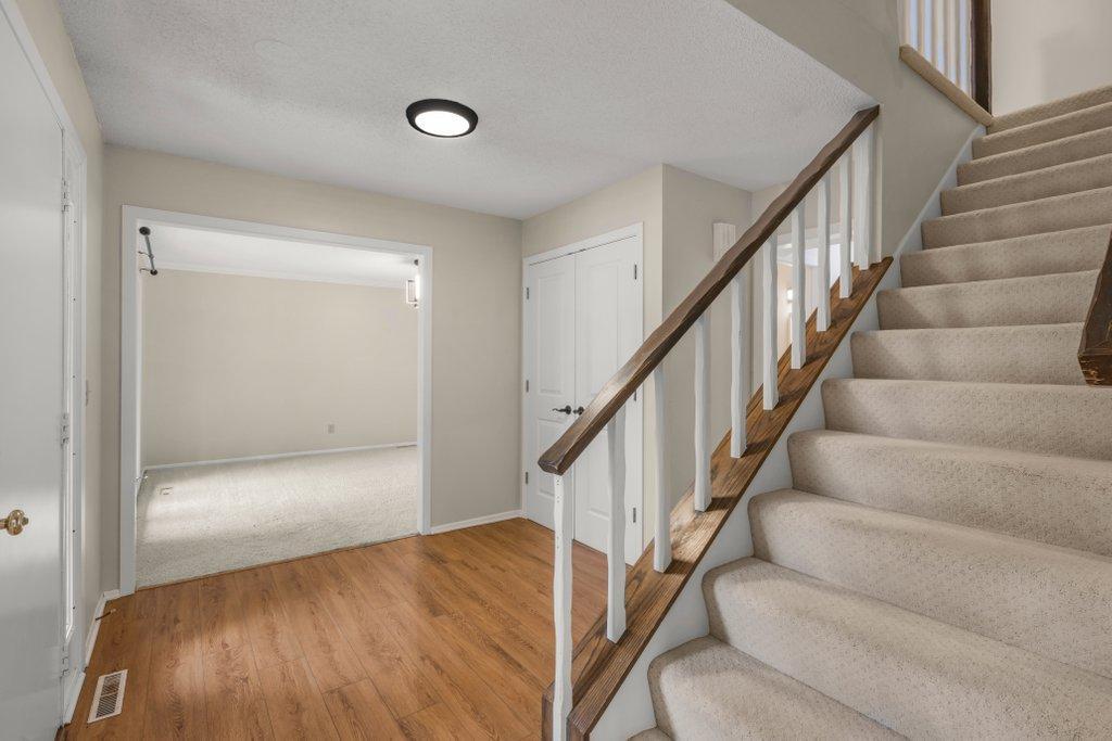 7420 Hyde Park Circle Property Photo 3
