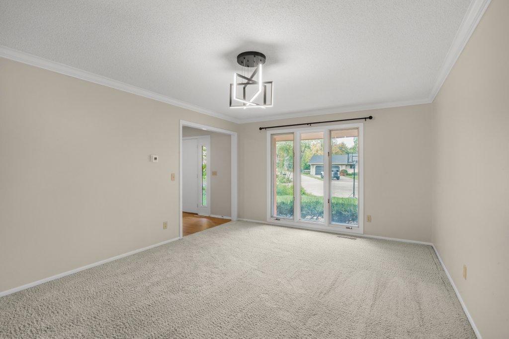 7420 Hyde Park Circle Property Photo 5