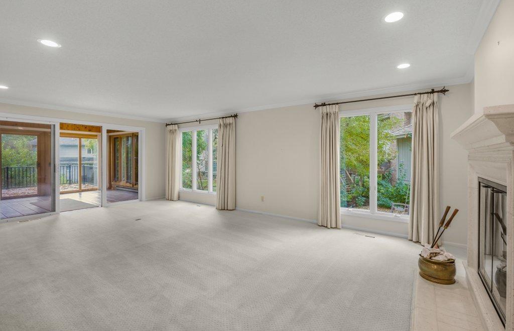 7420 Hyde Park Circle Property Photo 6