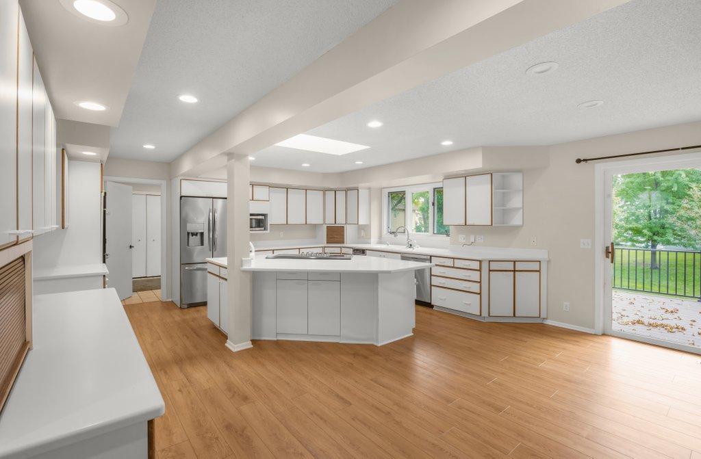7420 Hyde Park Circle Property Photo 12