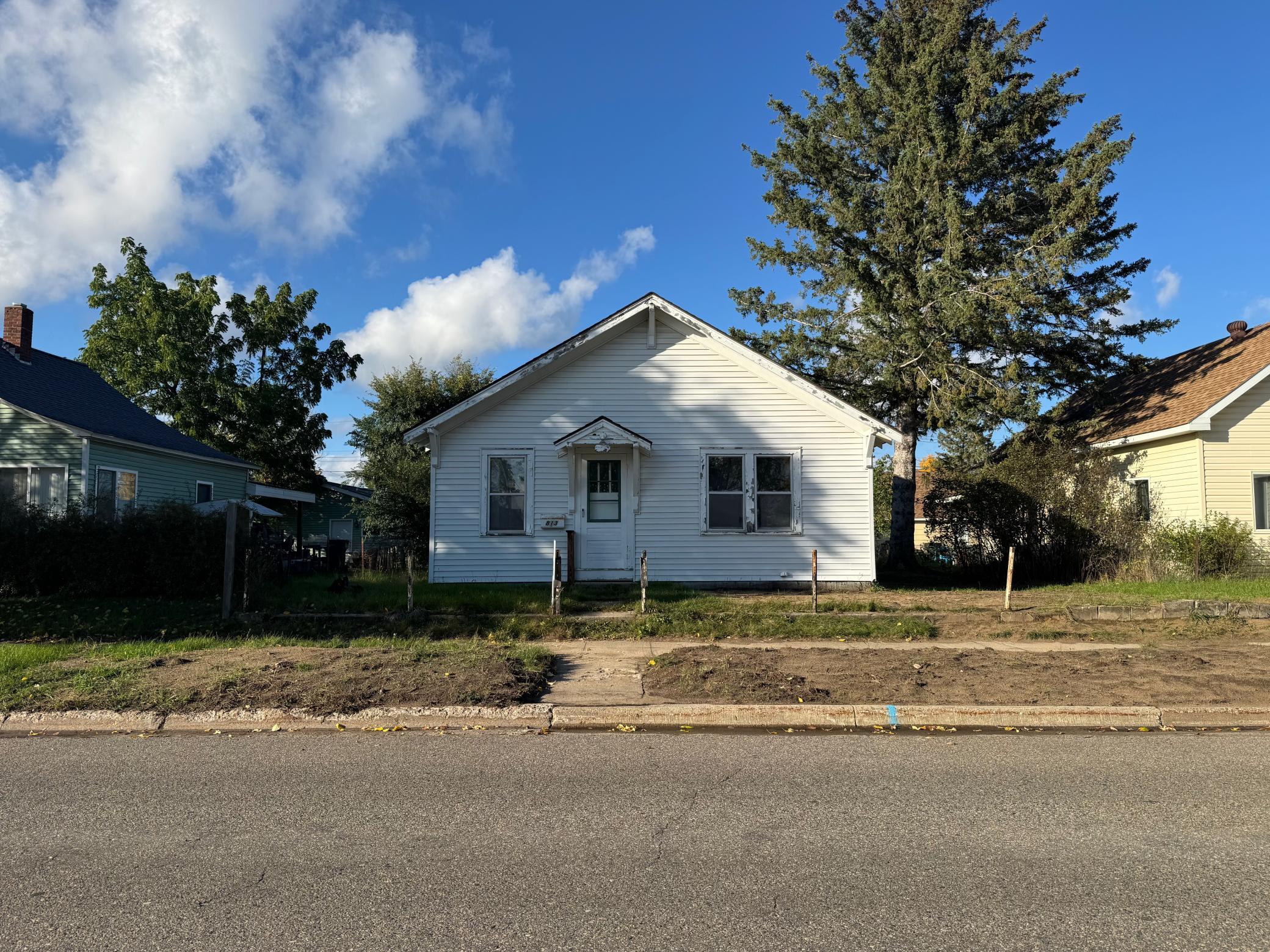 813 4th Street Se Property Photo 1