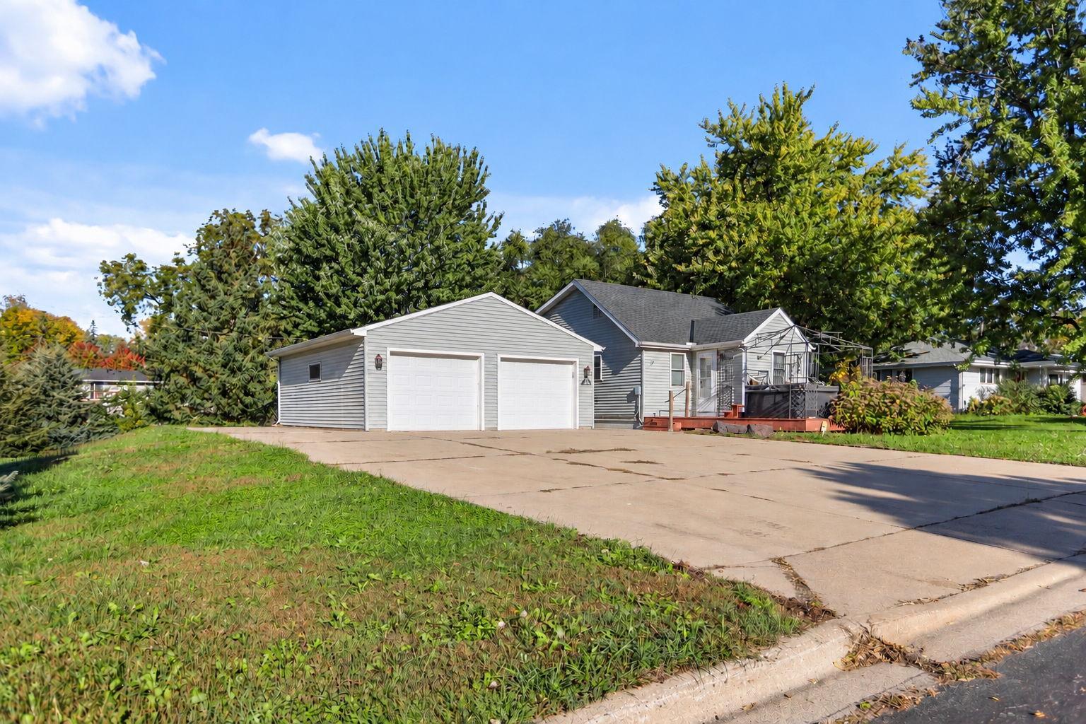 106 3rd Street N Property Photo 3