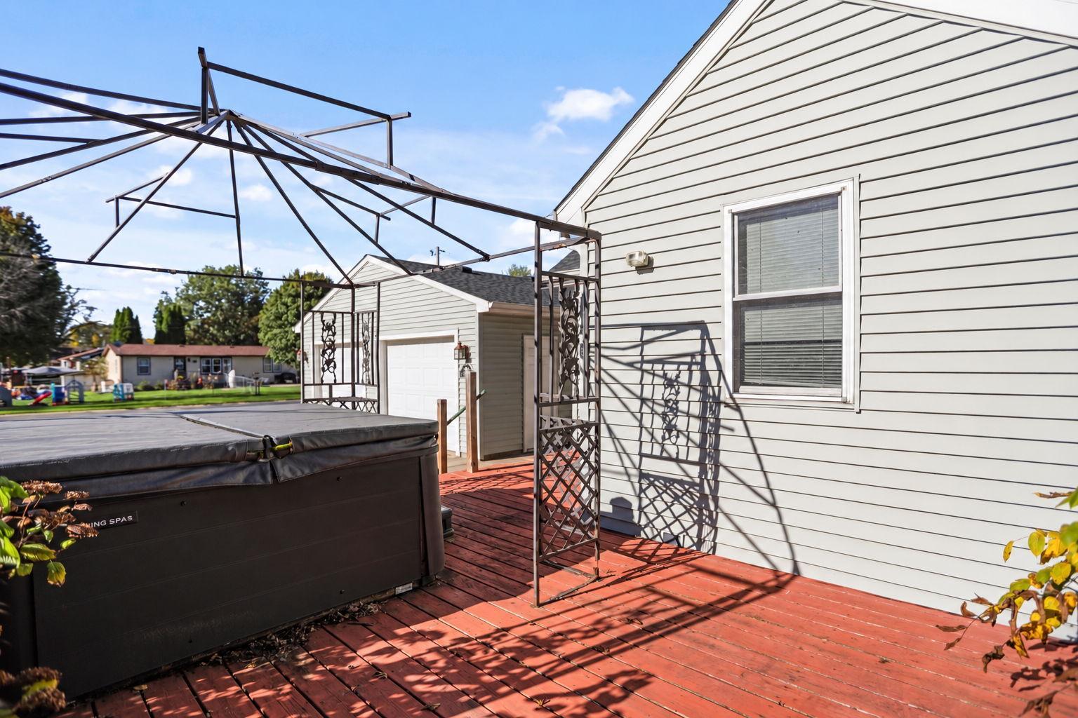106 3rd Street N Property Photo 7