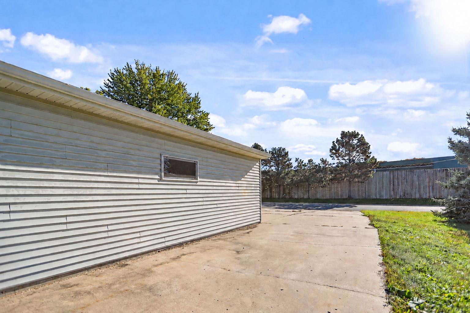 106 3rd Street N Property Photo 37
