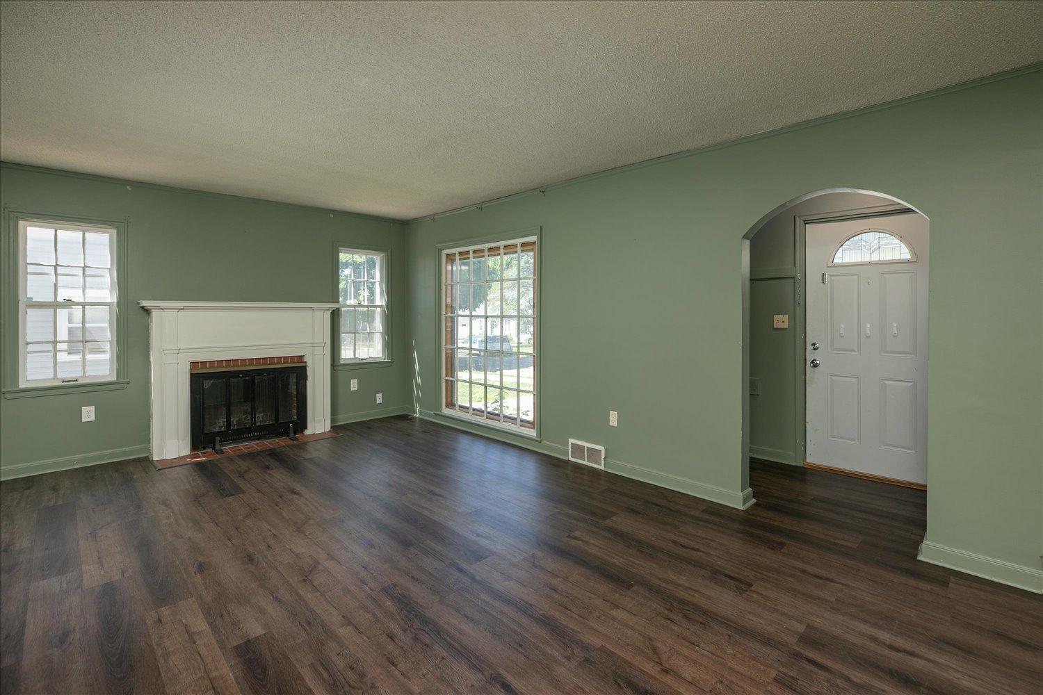 1108 12th Avenue Ne Property Photo 2