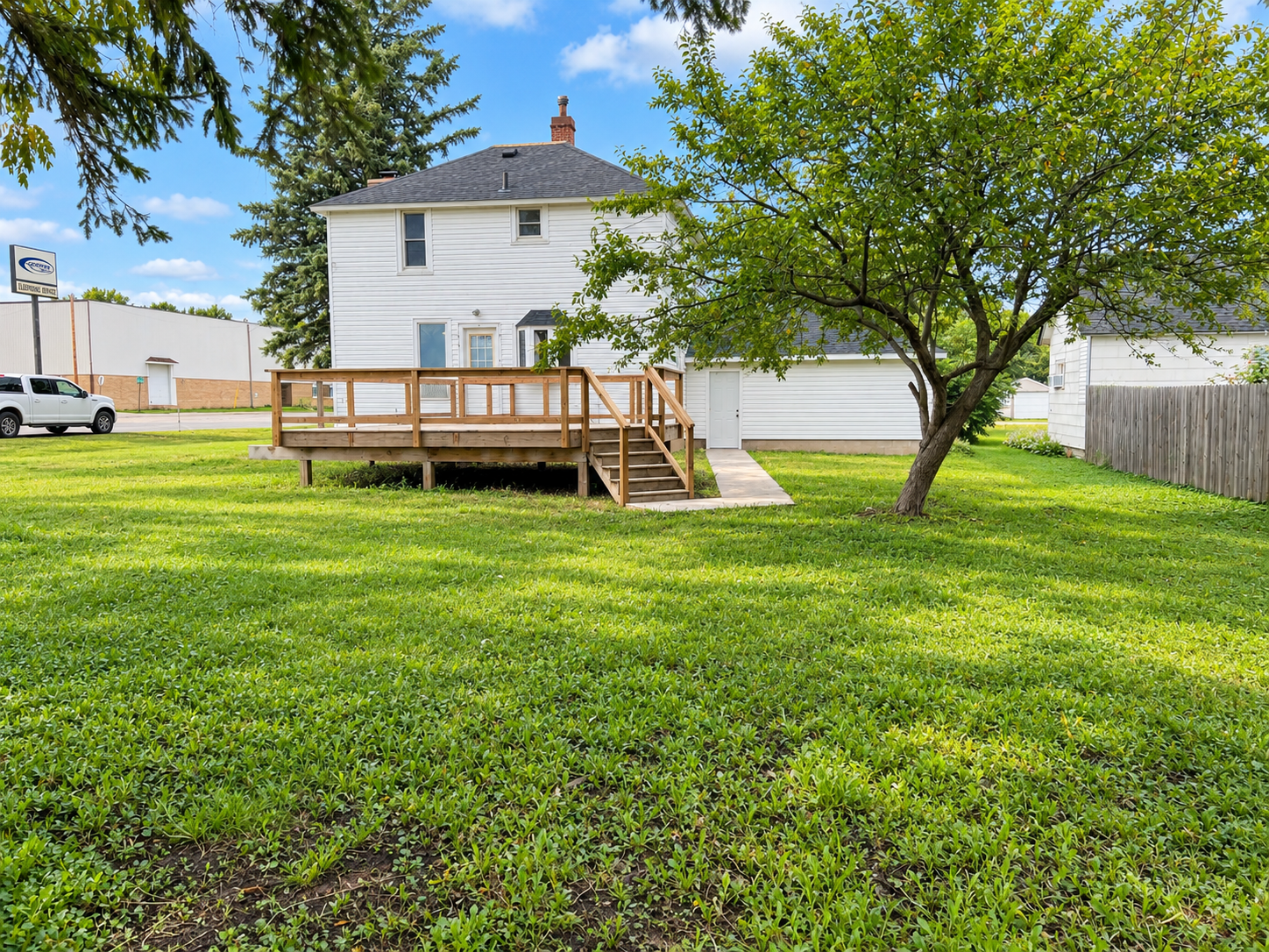 101 E Front Street Property Photo 4