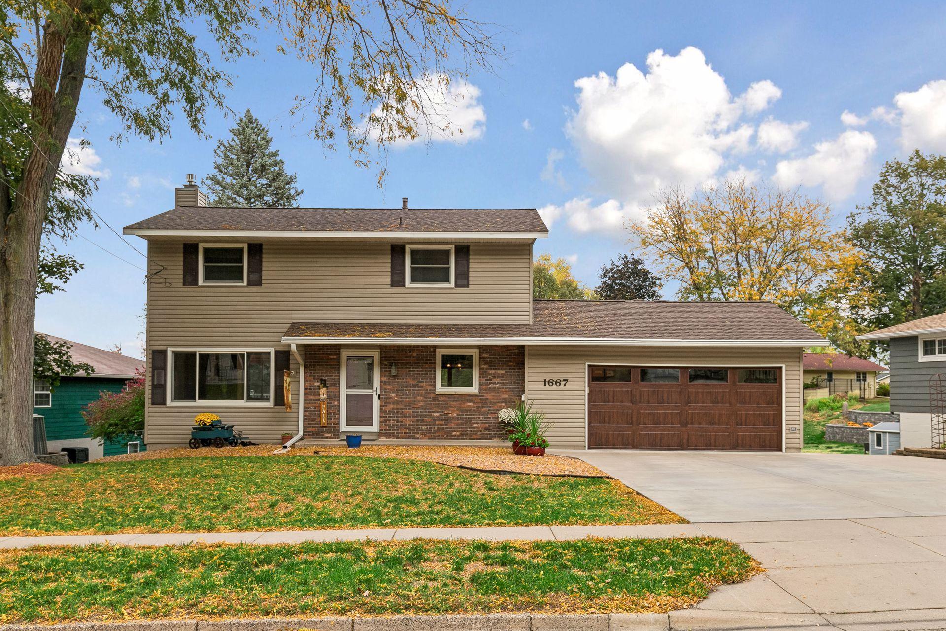1667 Spruce Drive Property Photo 1