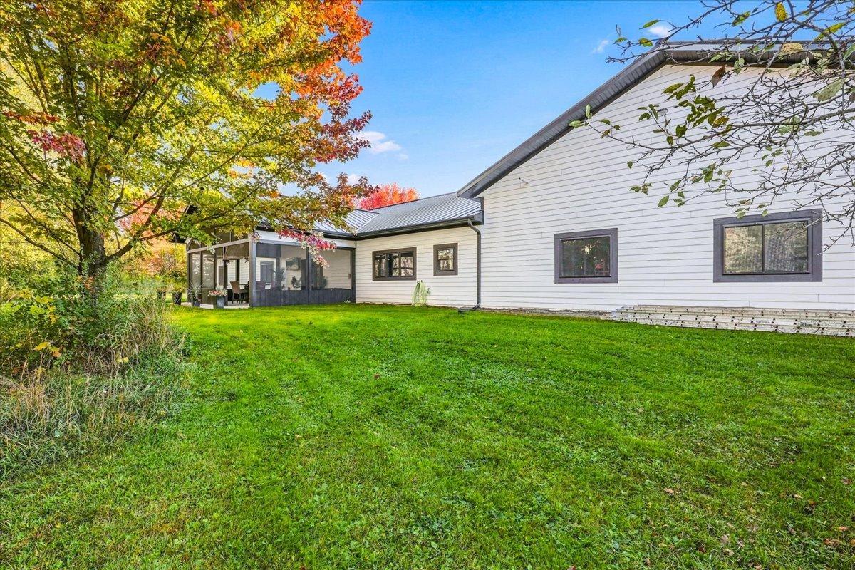 2221 County Rd Dd Property Photo 19