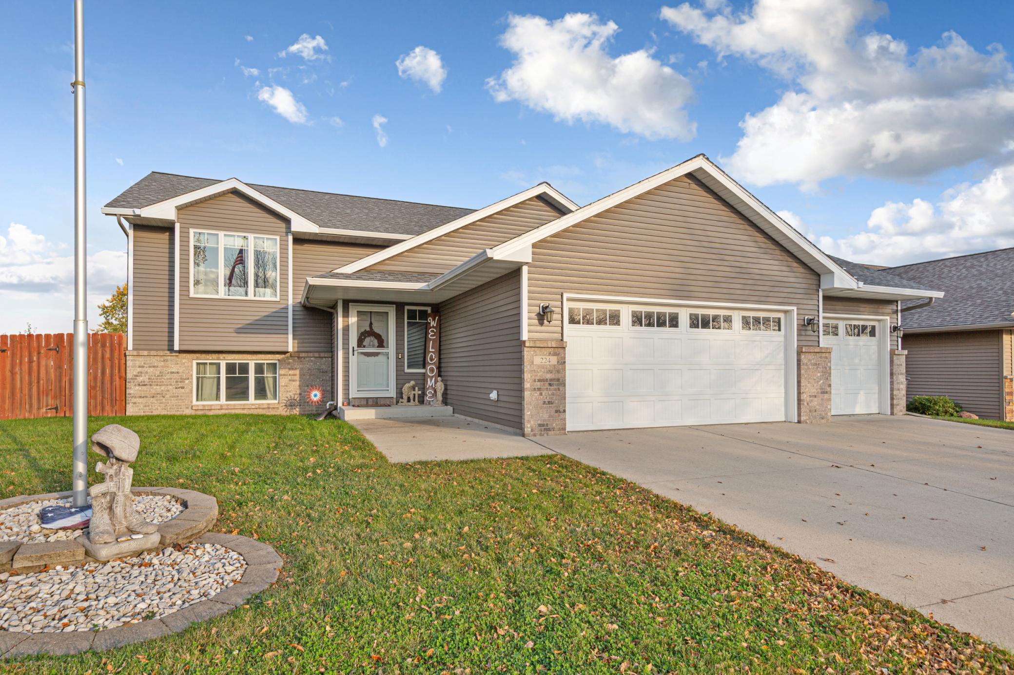 224 Creekside Drive