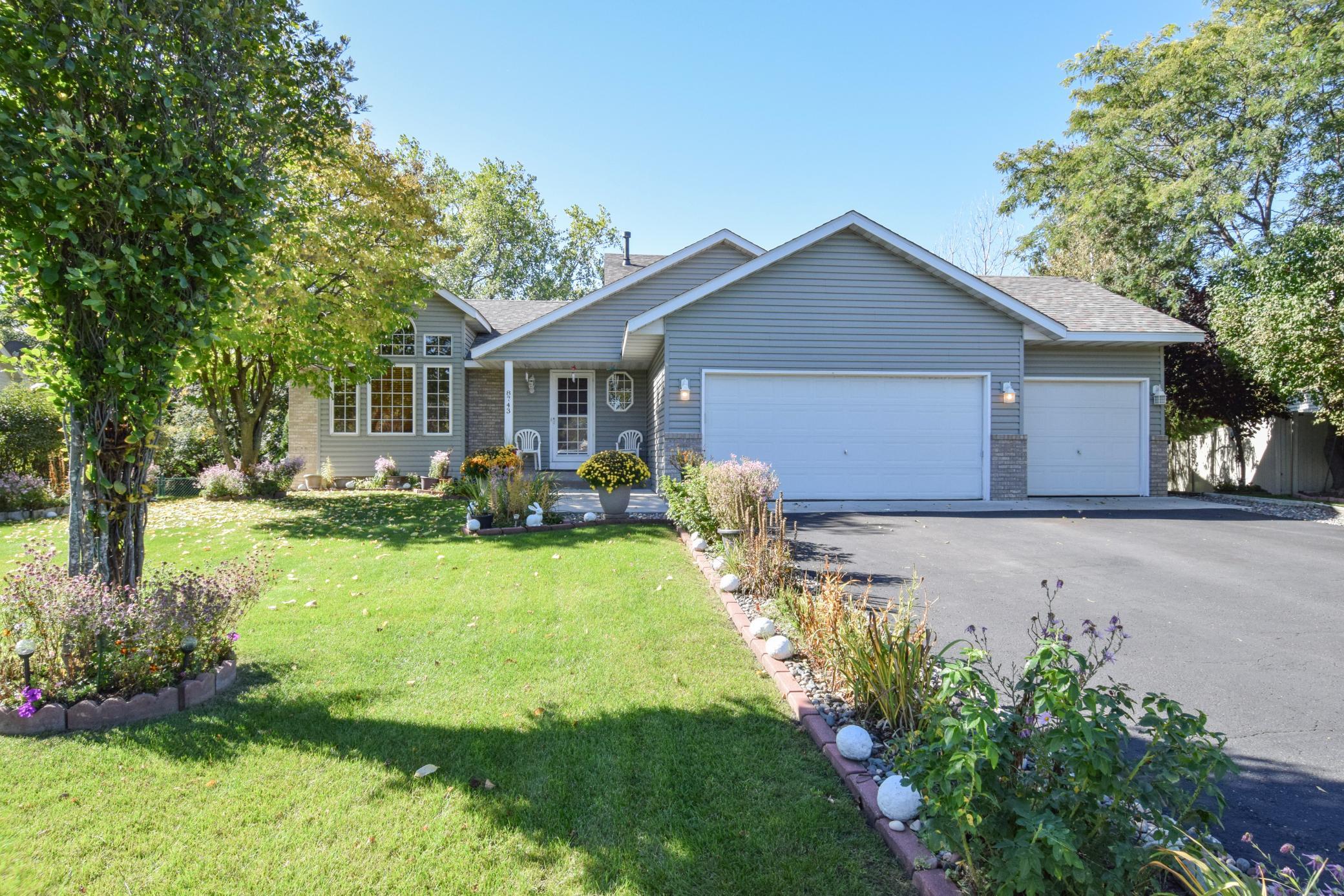 8743 Queens Gardens N Property Photo 1