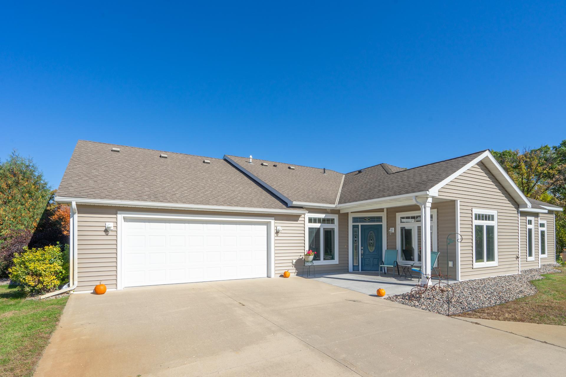 12802 Vintage Circle Property Photo 2